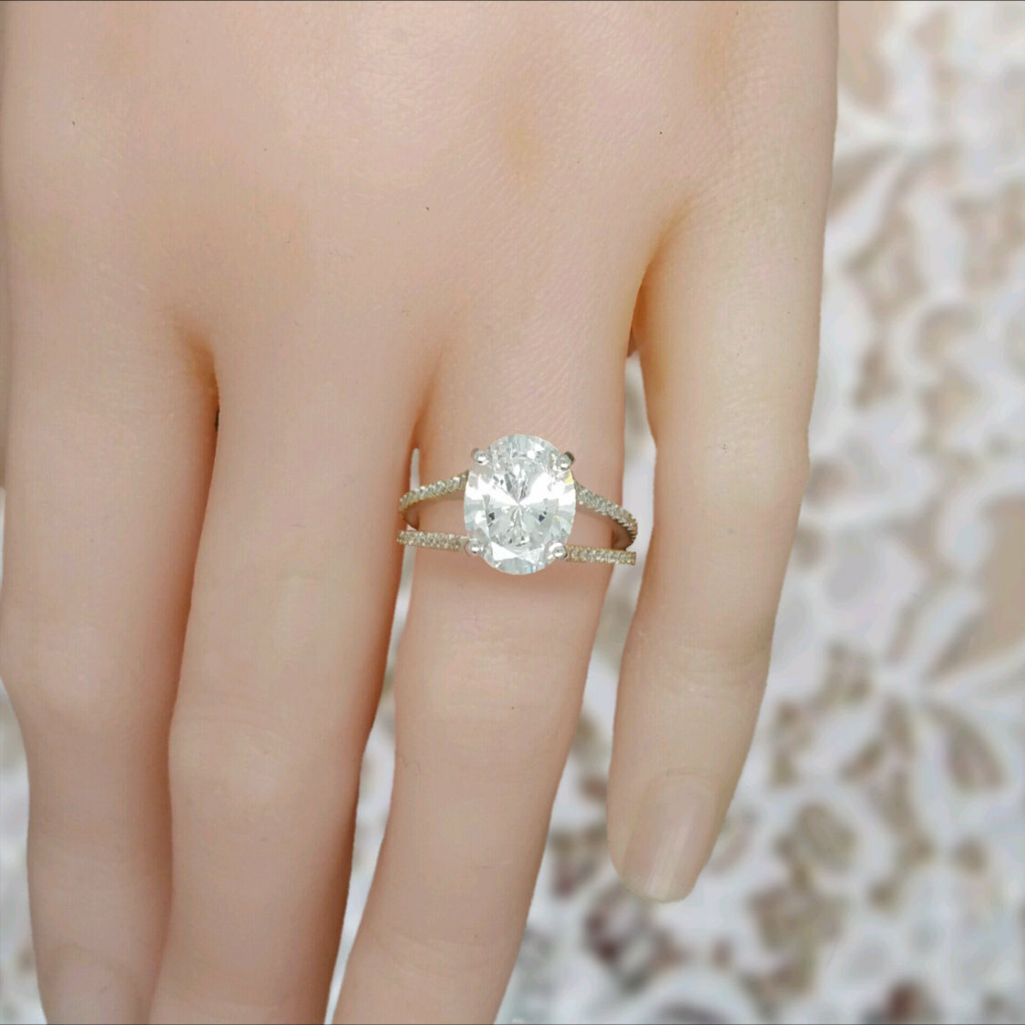 2.7Ct Oval Cut Simulated Diamond Split Shank Solitaire Ring White Gold Plated