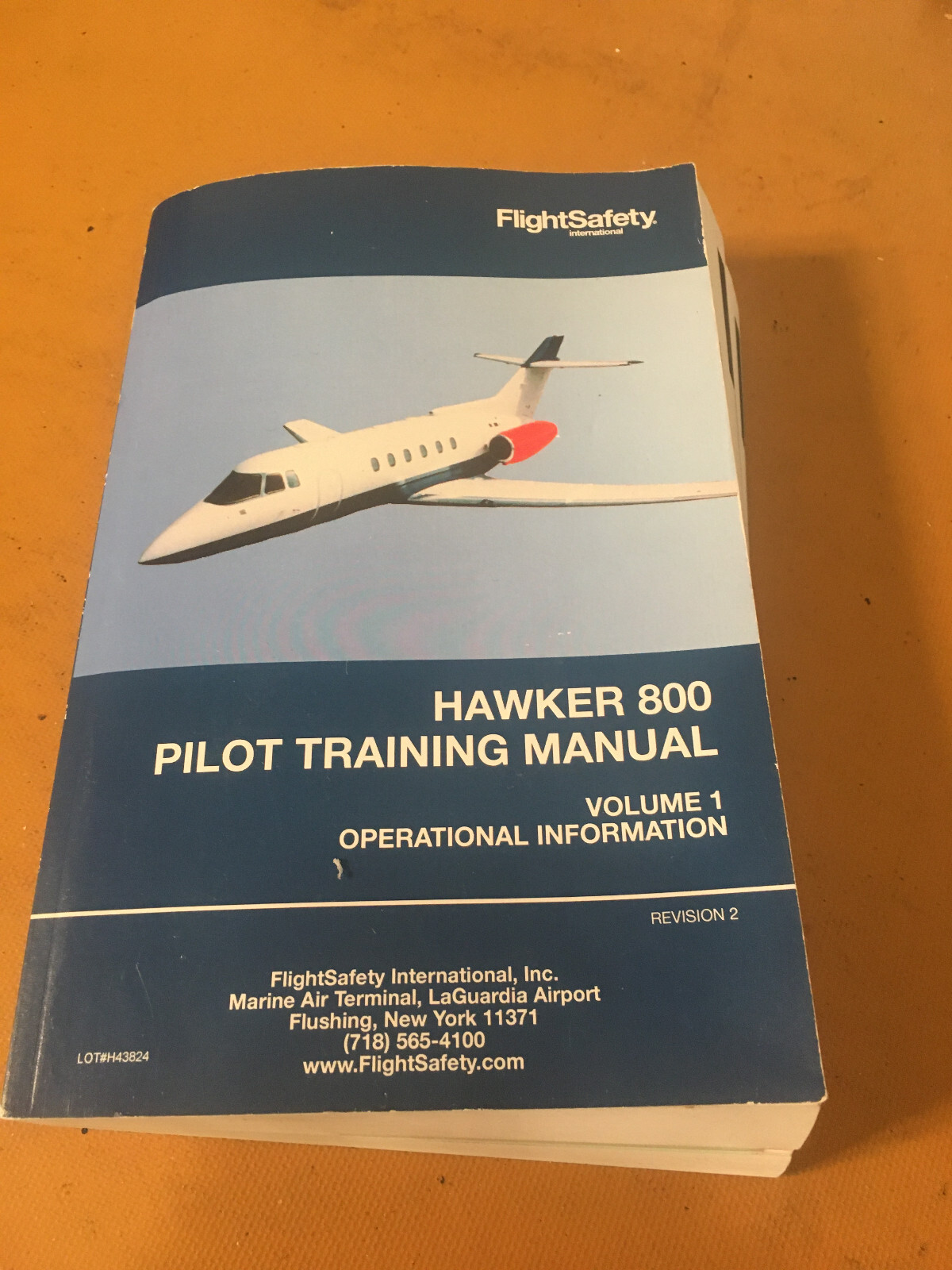 Hawker 800 Pilot Training Manual, Vol. 1, Operational Information