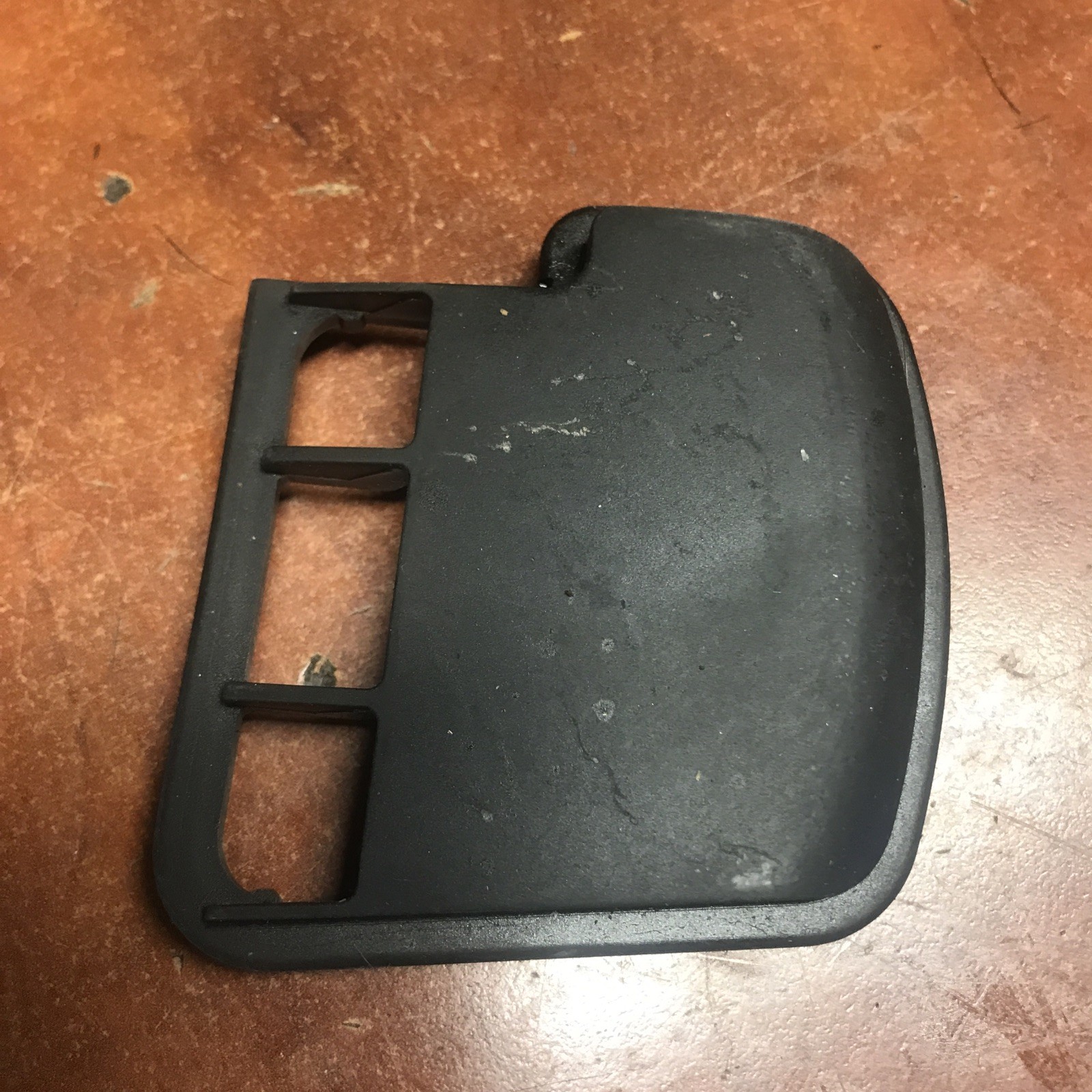 Used OEM Part Filter Cover Assy For Poulan PP4218A 42cc 2Cycle 18” Gas Chainsaw
