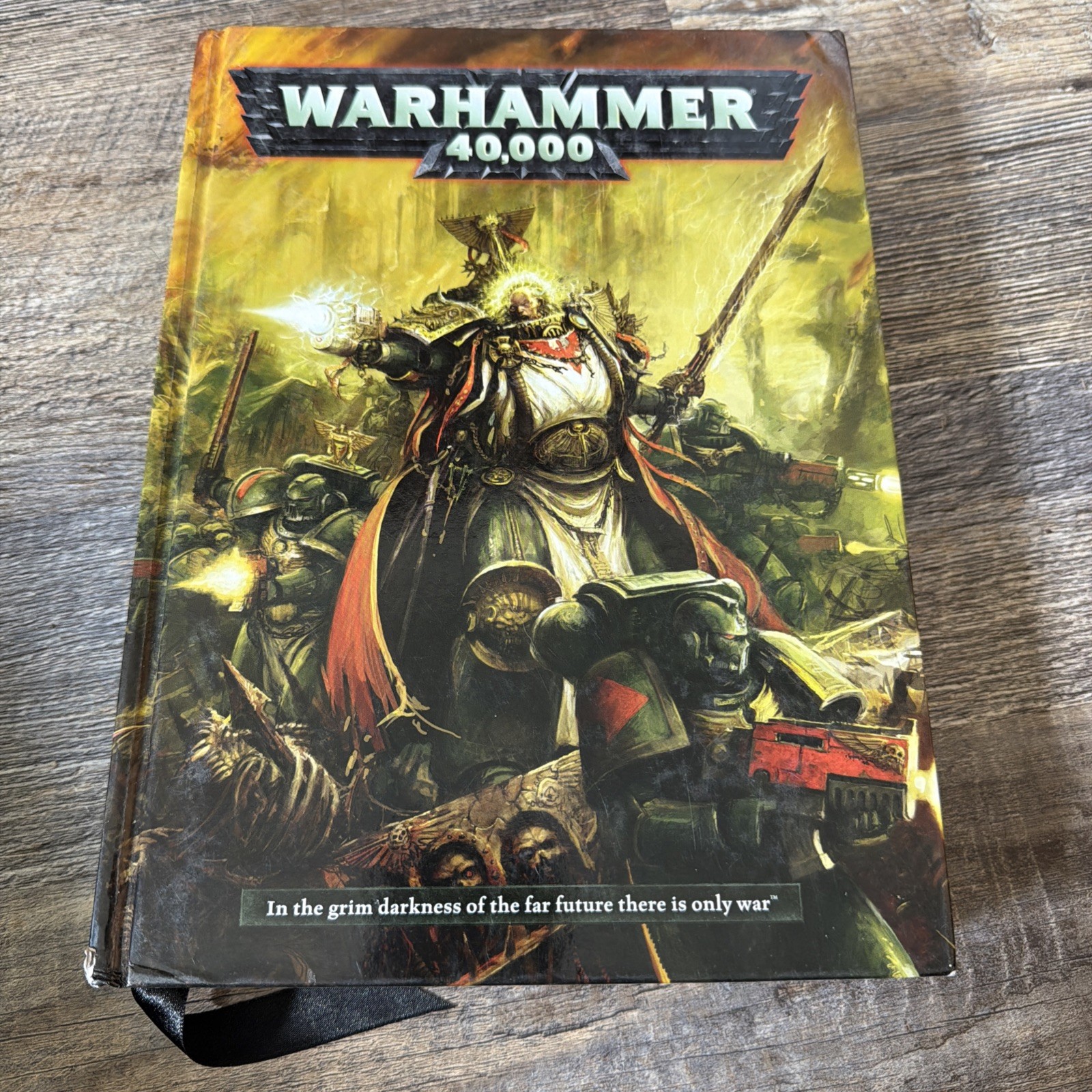 Warhammer 40K - Hardback Rulebook - Games Workshop 6th Edition (2012)