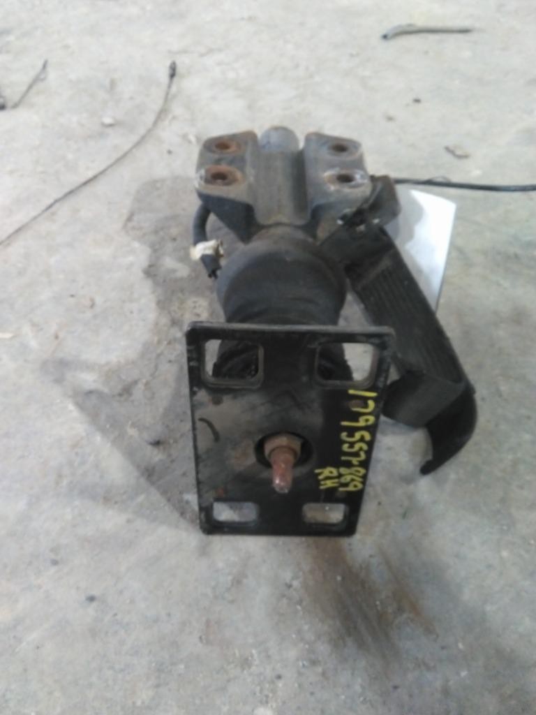 For 2017 INTERNATIONAL PROSTAR 122 CAB MOUNT,BRACKET Right , MN