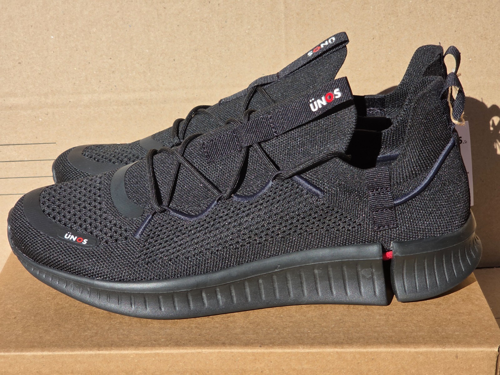 Black Shoes Mens Womens Various Sizes Mesh Sneakers Unos 098-12-0065