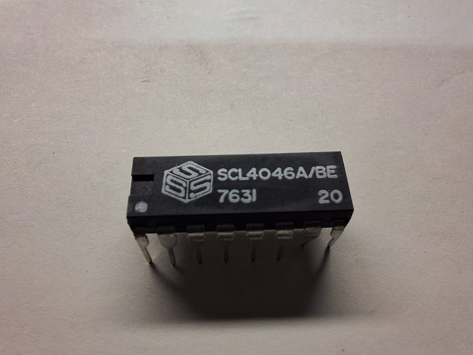 Solid State Scientific SCL4046A/BE Integrated Circuit