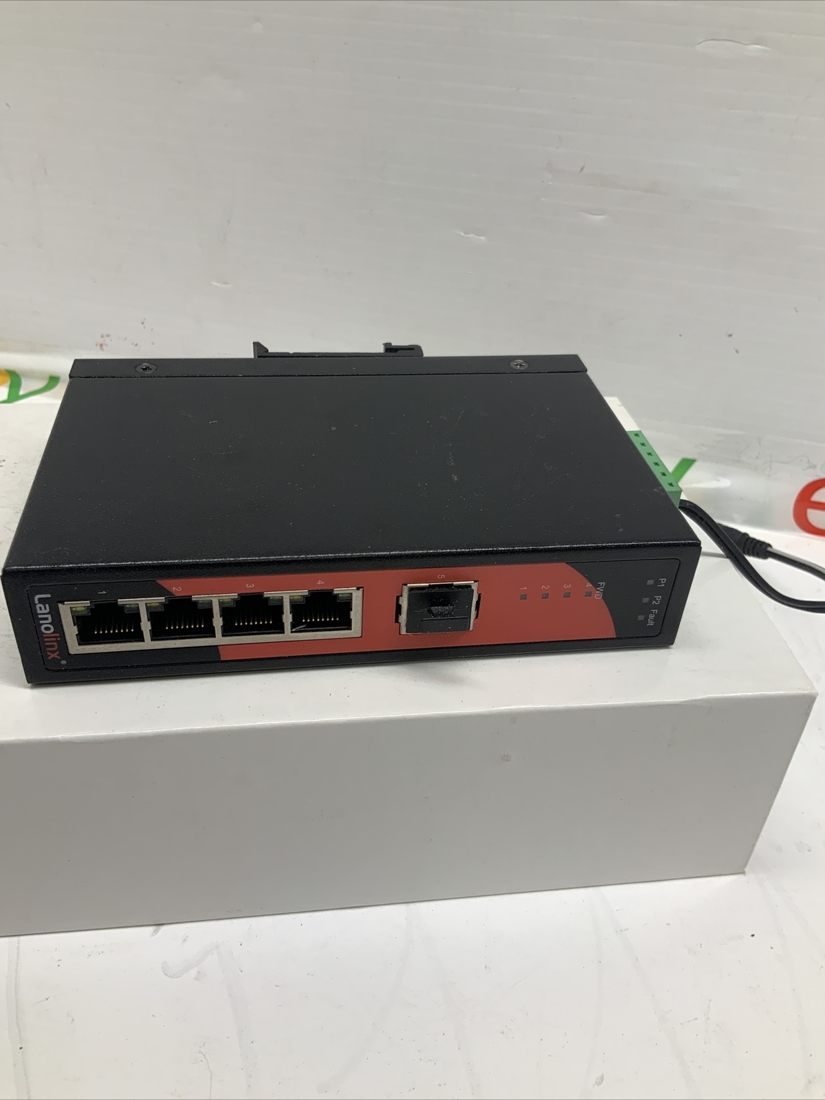 Lanolinx LNP-500A   T 5-Port Industrial PoE Unmanaged Ethernet Switch Used