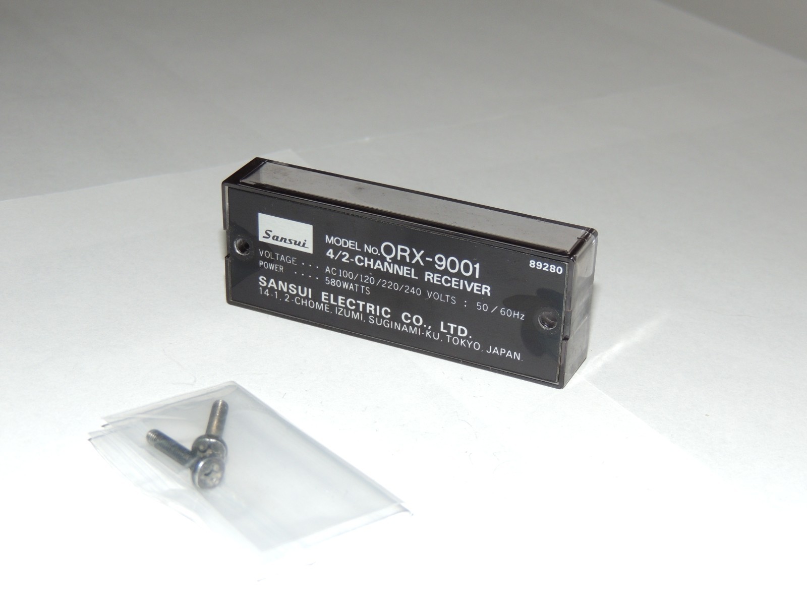 Sansui QRX-9001   Voltage Selector Cover & Screws   8928000