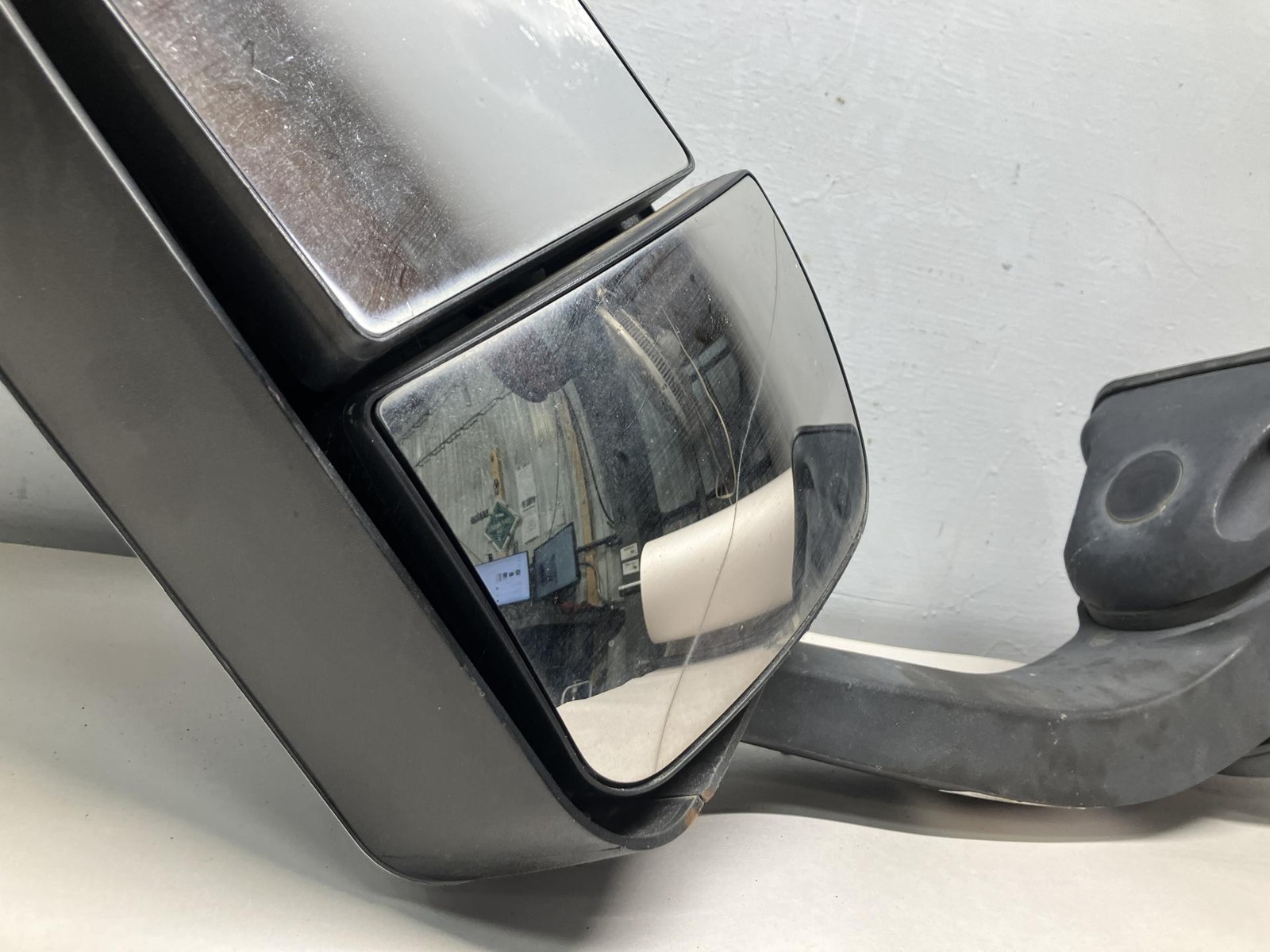 2014-2020 Freightliner CASCADIA POLY/CHROME Left/Driver Door Mirror - Used