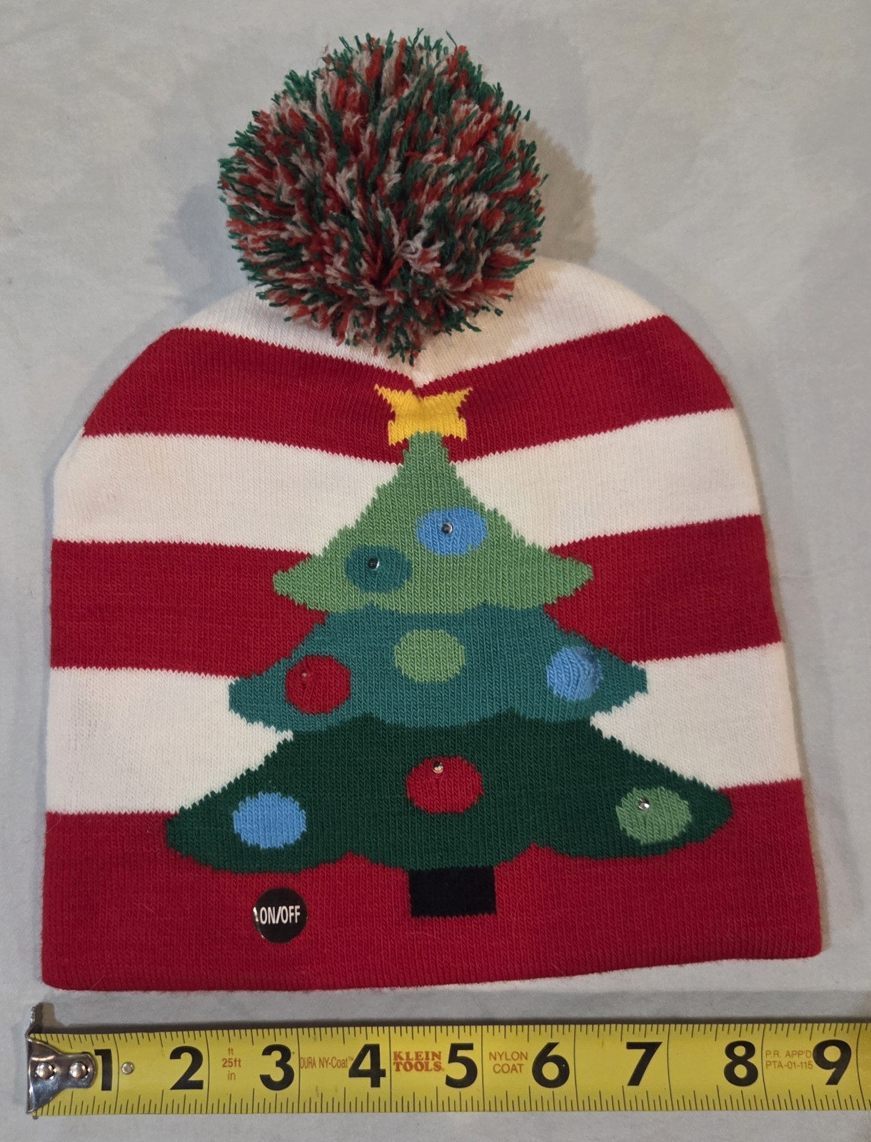 Christmas Holiday Knitted Hat 3 Light Modes - battery dead