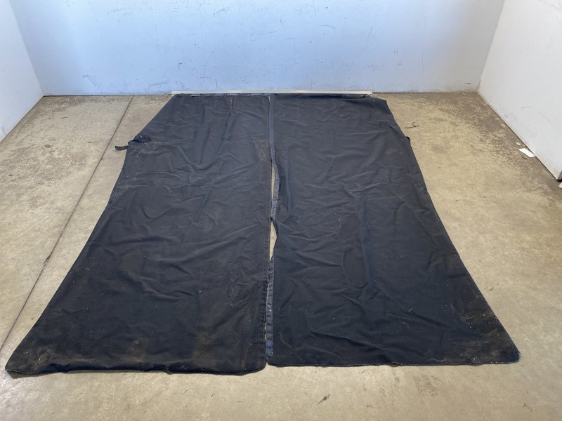 2017 Freightliner Cascadia Curtains (732-10095)