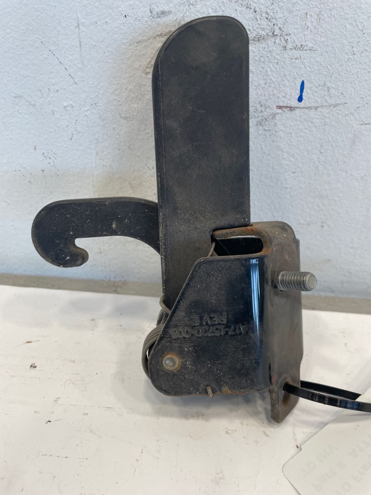 Hood Latch A1715730005 for Freightliner (767-10208)