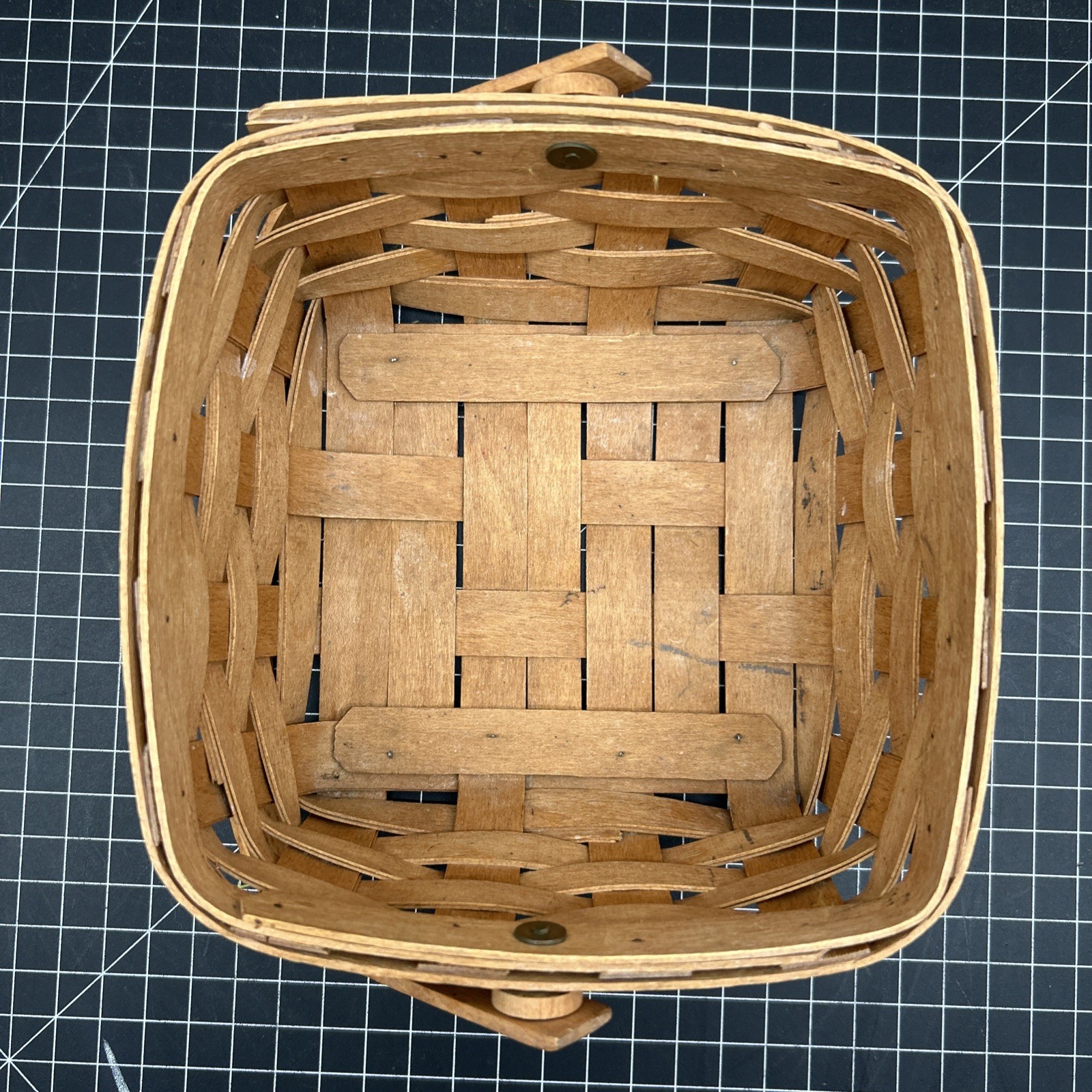 1999 Longaberger Berry Basket with Swing Handle; 7" Square