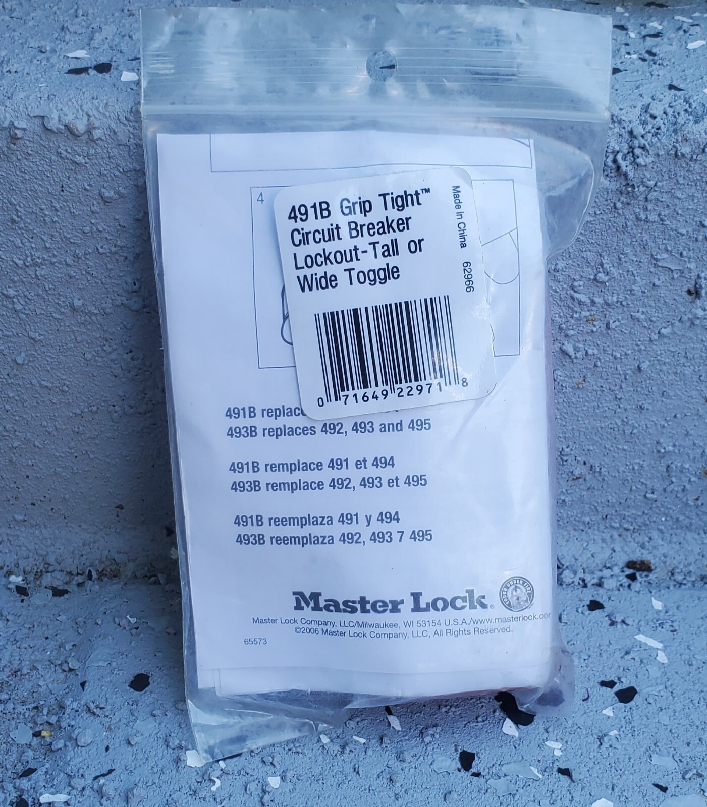 master lock assorted circuit breakers lockout