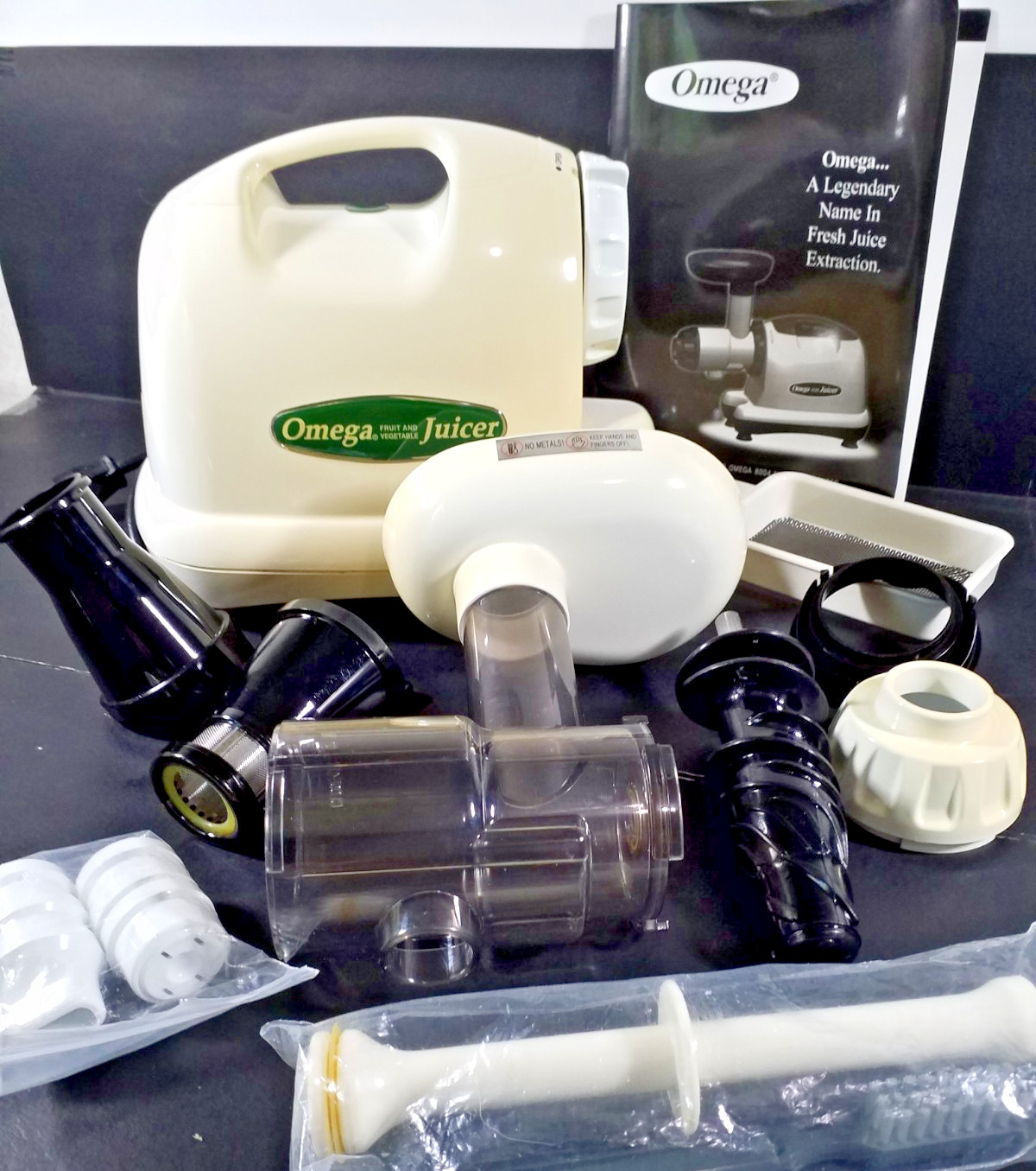 OMEGA FRUIT & VEGETABLE JUICER NUTRITION SYSTEM HD LOW SPEED 80 RPM ~ 8004