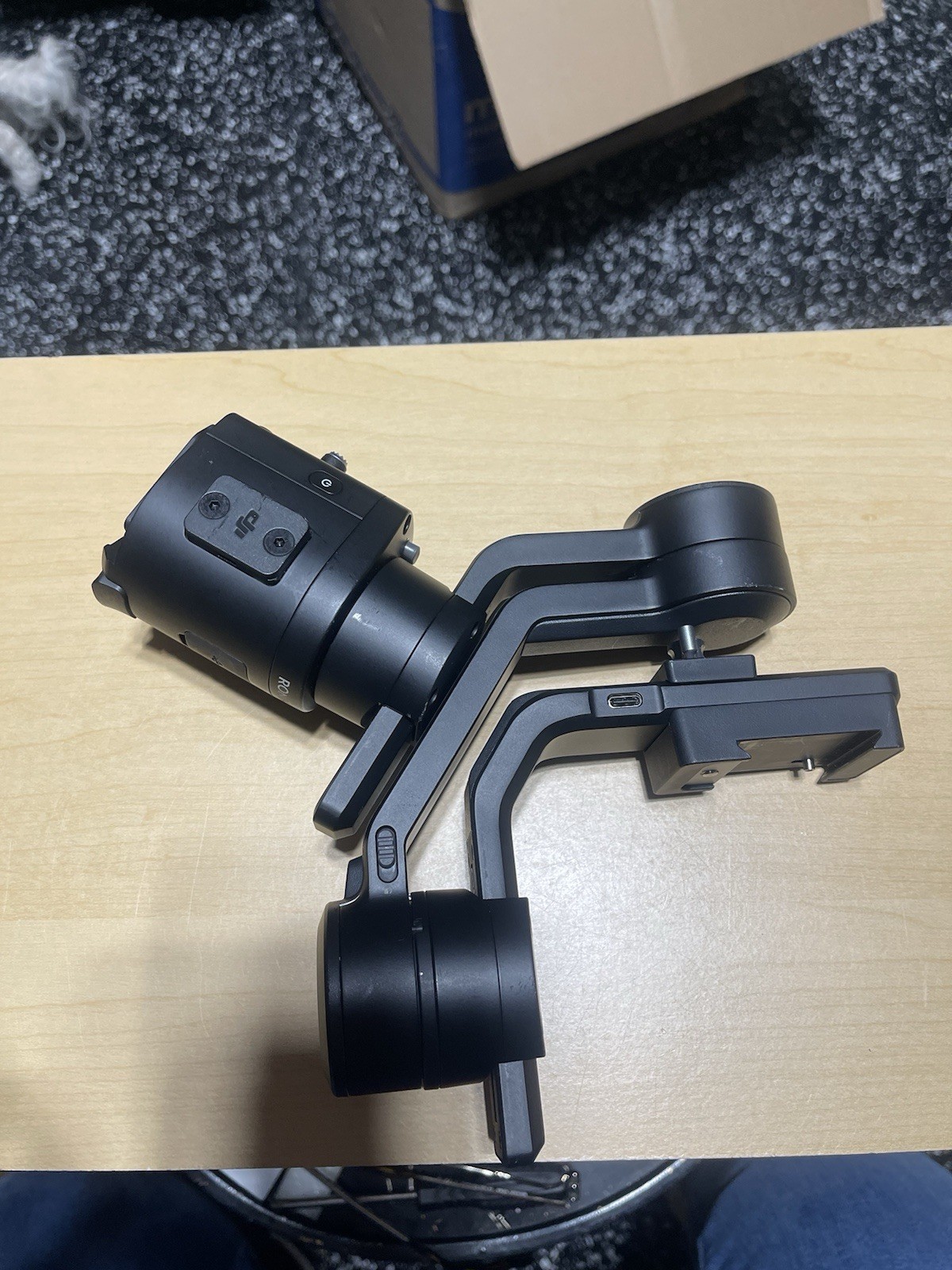 DJI Ronin-SC - Camera Stabilizer, 3-Axis Handheld Gimbal (No Battery Grip)