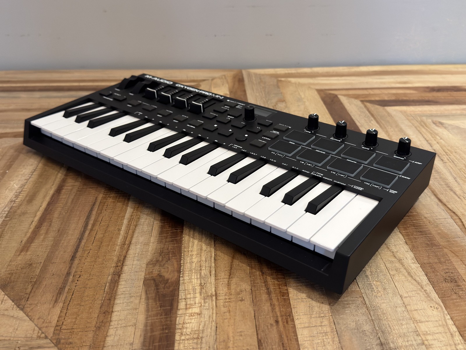 M-Audio Oxygen Pro Mini - 32-Key USB MIDI Controller