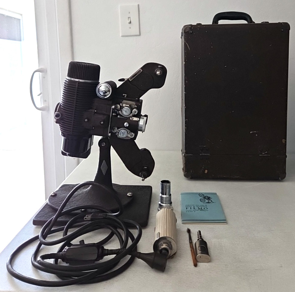 Bell & Howell Filmo Master MODEL U DESIGN 57 Type S 16mm Movie Picture Projector