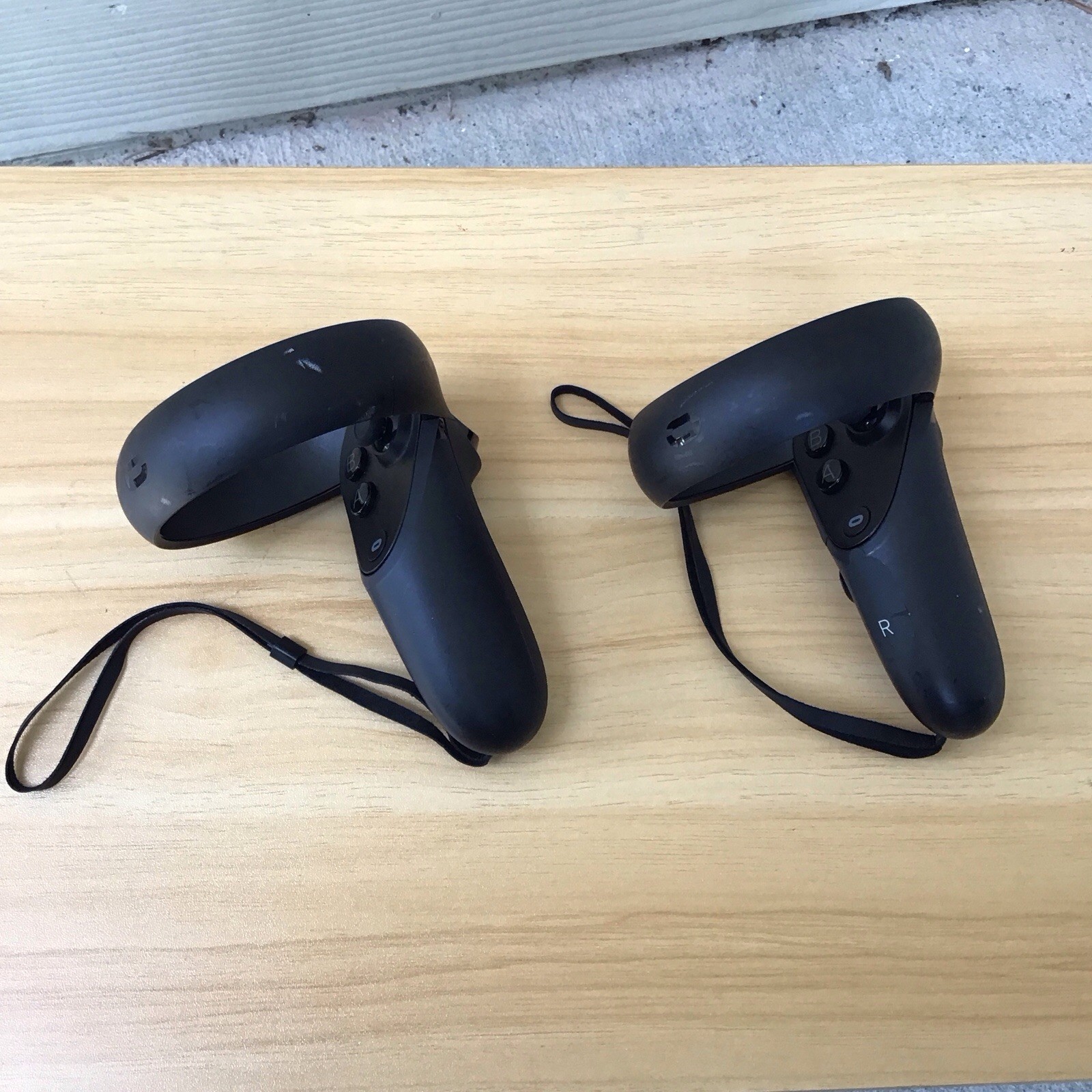 Genuine Oculus Quest / Oculus Rift S Touch Controller RIGHT hand - Set of Two(2)
