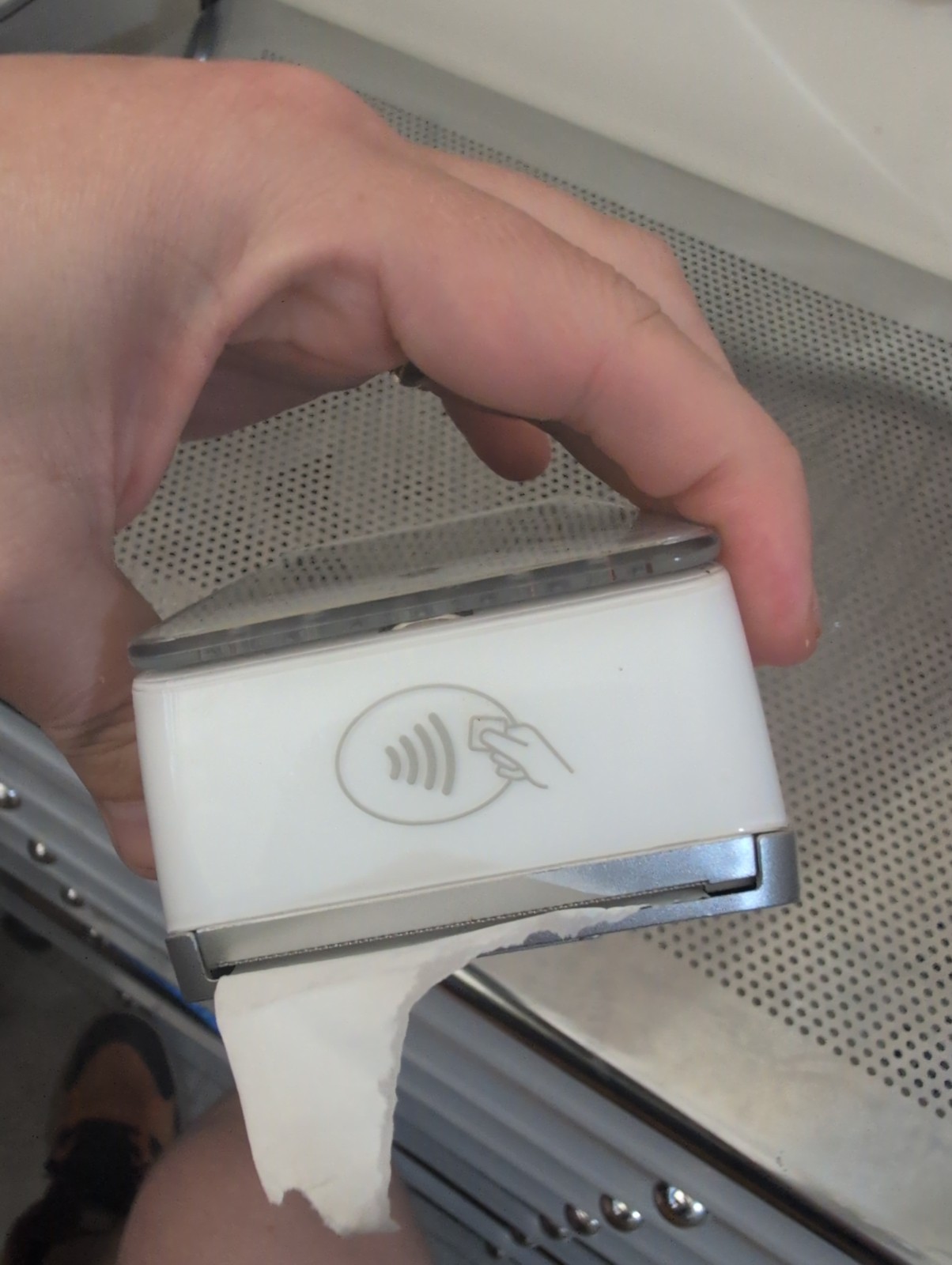 PAX A920*POWERS ON