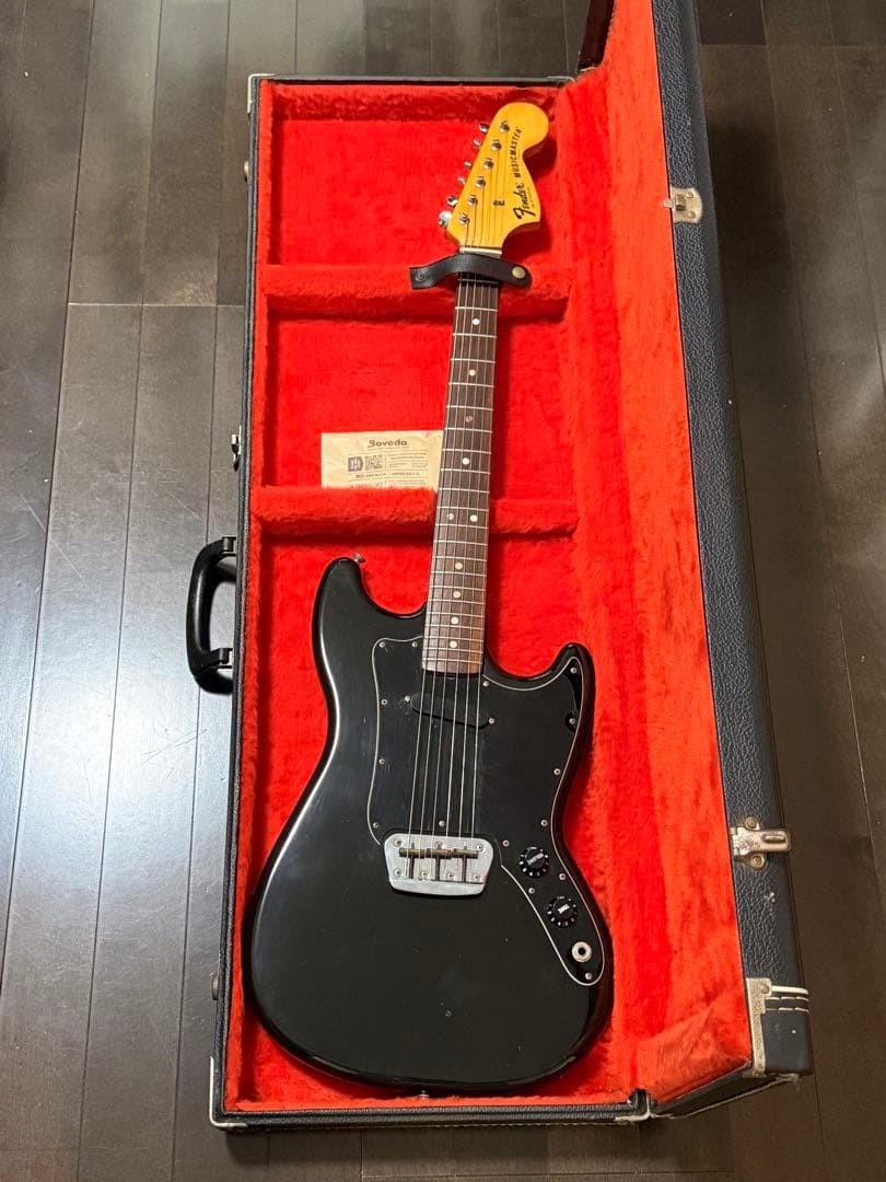 Fender USA MusicMaster 77 Electric Guitar Black Hard Case