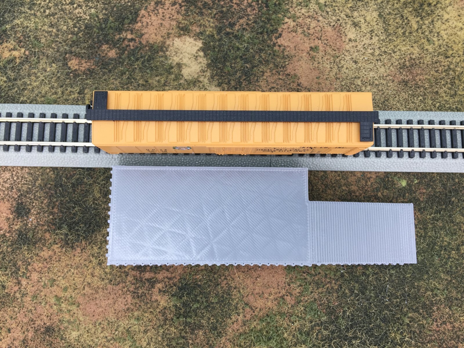 Long Loading Platform Dock with Ramp - N Scale 1:160 - No Assembly Required!