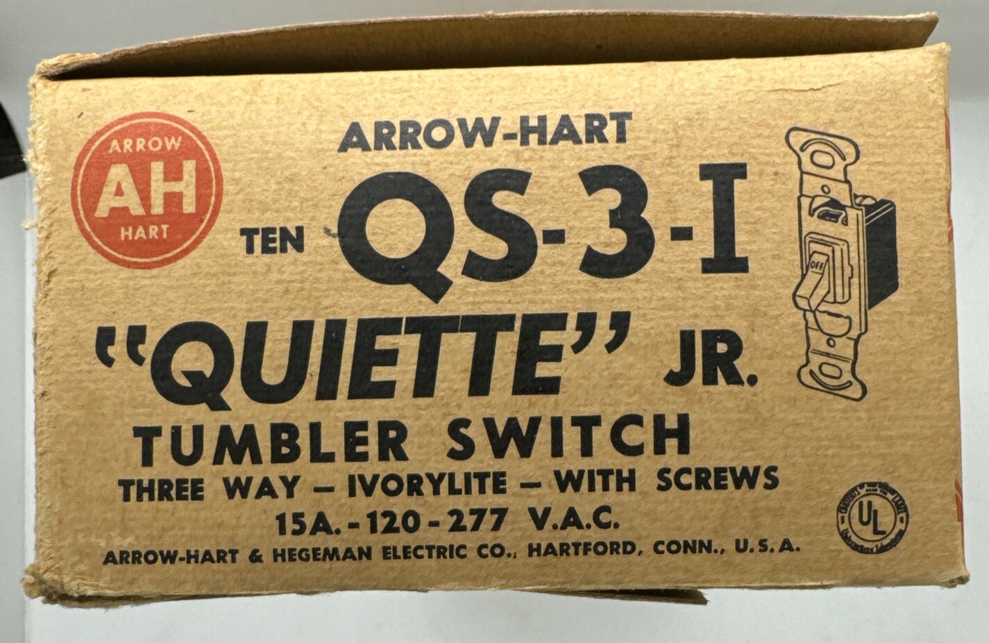 Lot Of 10 New Arrow-Hart “QUIETTE” JR. Tumbler Switch 3- Way QS 3 / QS-3-i 15A