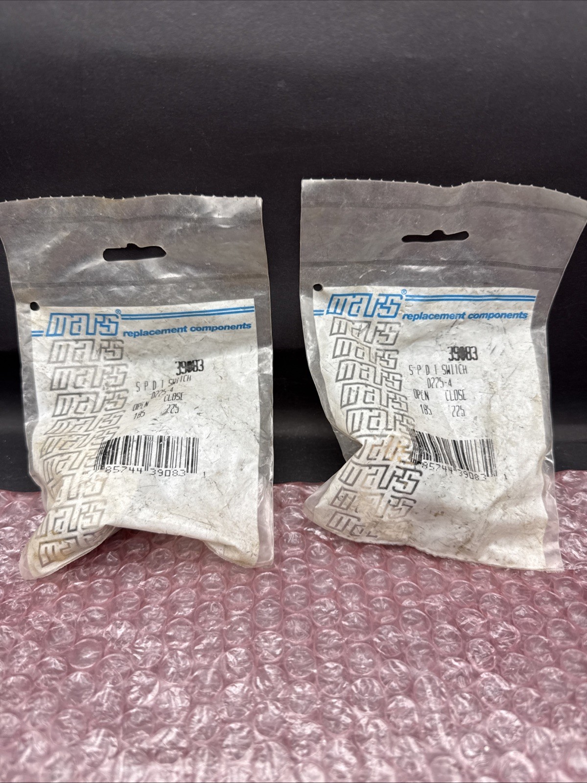 Pack of 2 Mars SPDT Switch 39083 D 225-4 NEW