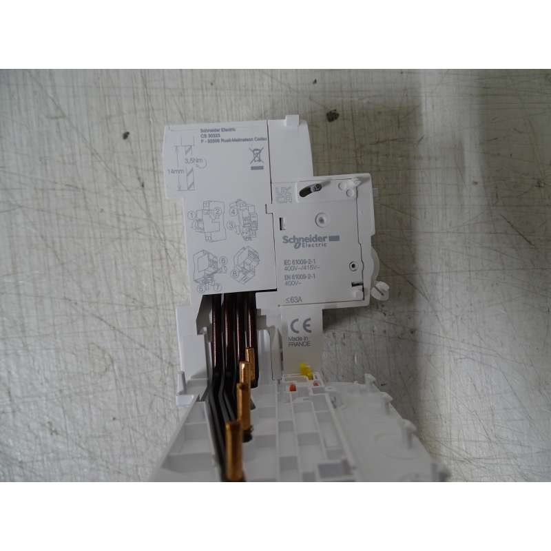 A9V24463 Adaptable Differential Block 4P 63A 300mA Class A