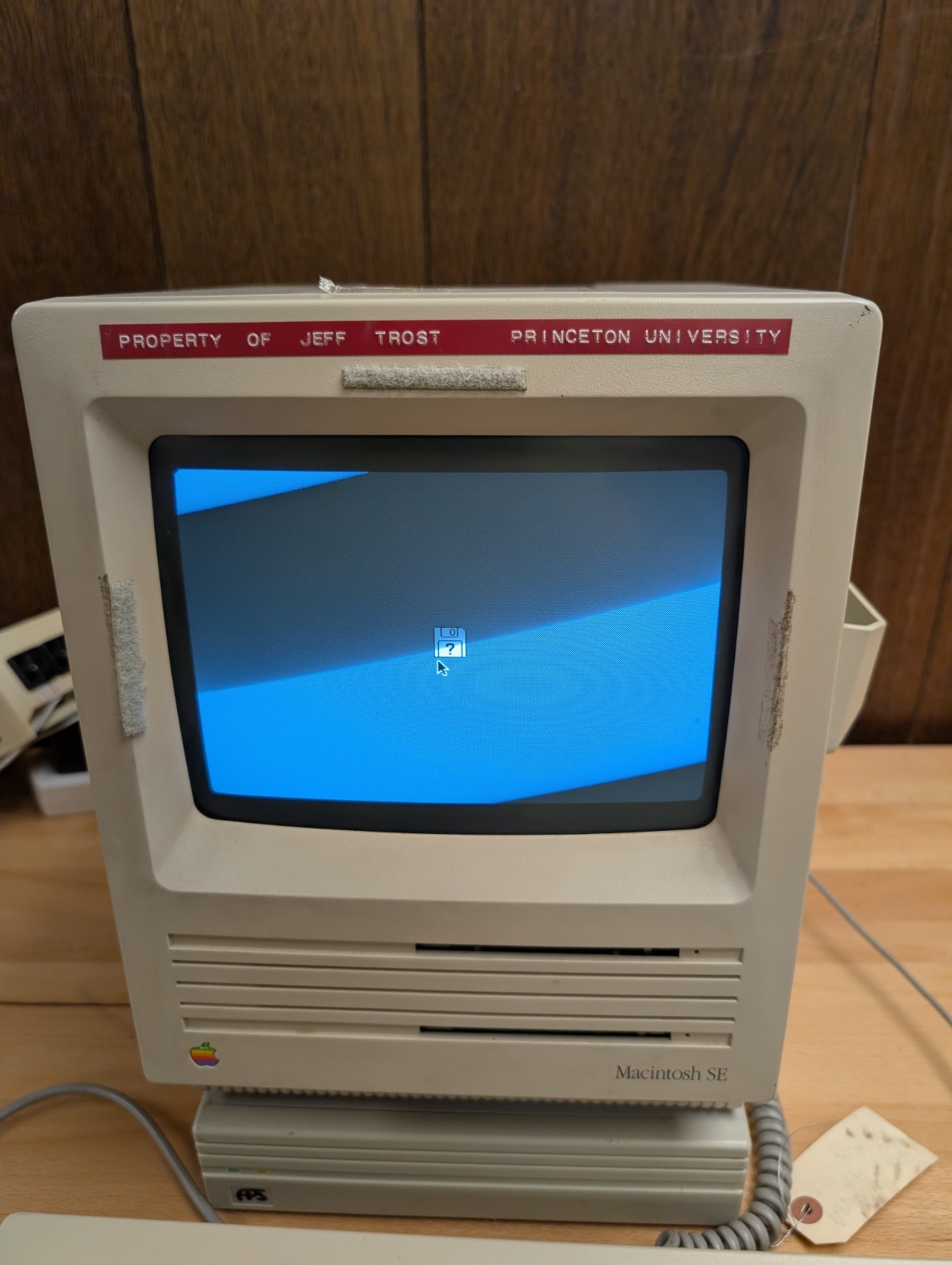 Apple Macintosh SE M5010 Vintage Computer with Keyboard/Mouse untestedREAD DESC