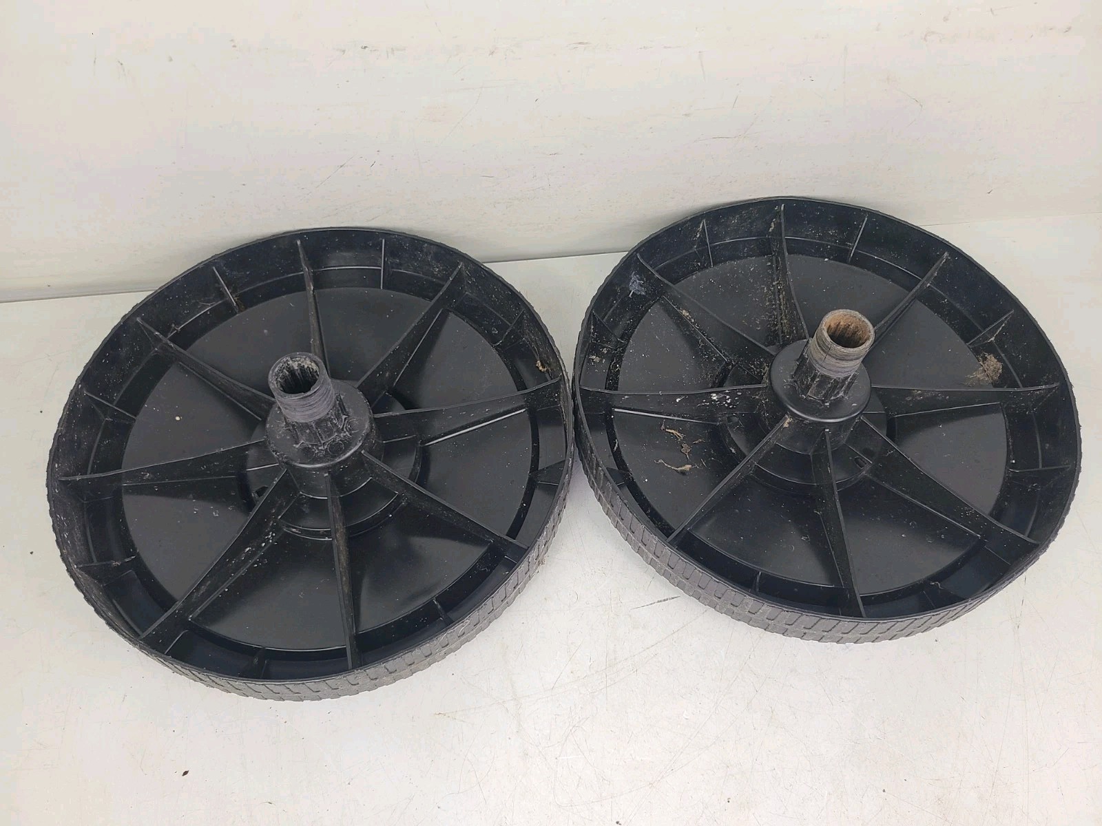 Scotts AccuGreen 2000 Adjustable Broadcast Spreader Wheel Set