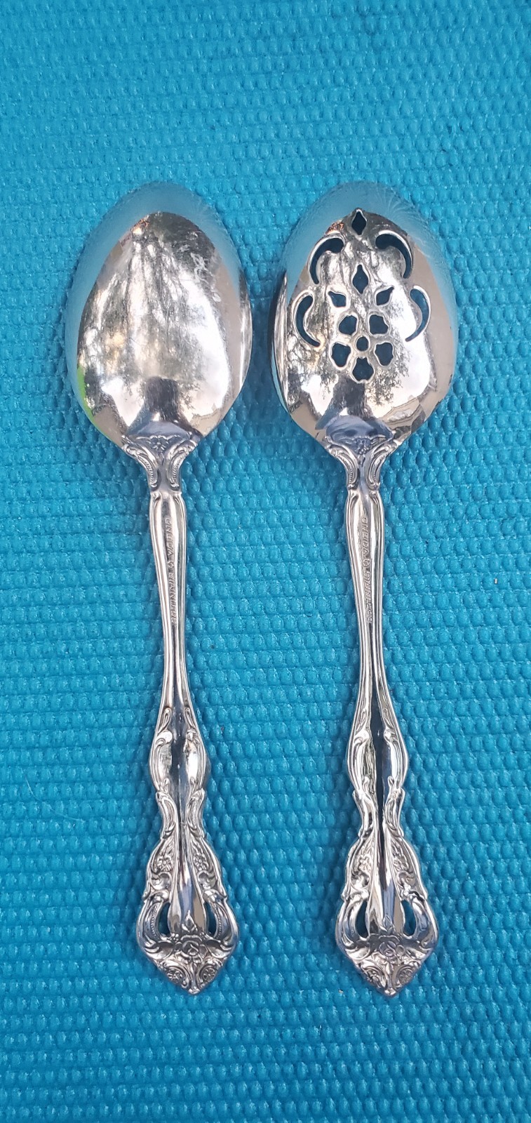 Oneida MICHELANGELO Stainless Solid & Pierced Serving Spoons Cube Mark