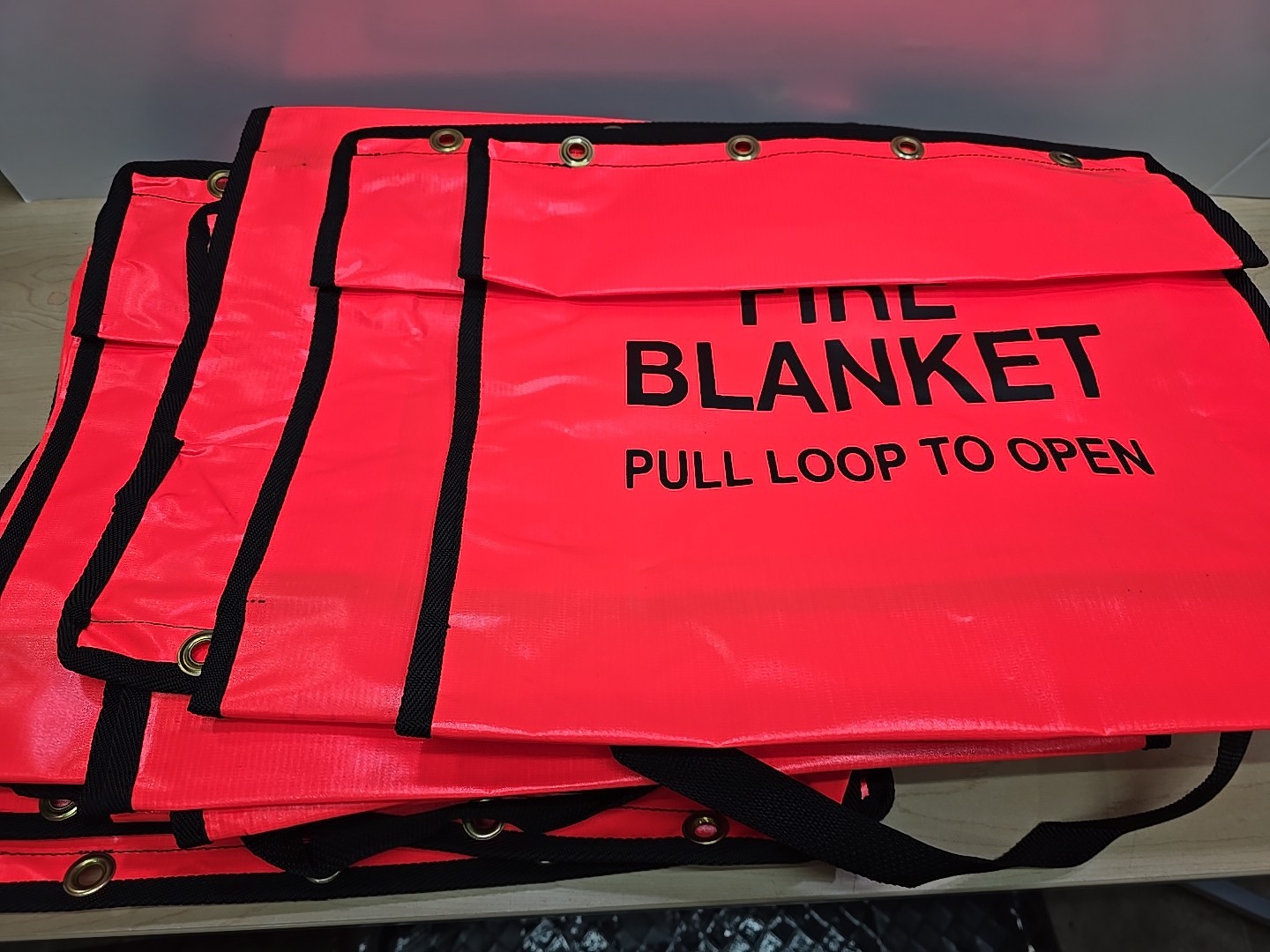 12 Vinyl Wall Mount Case Fire Blanket Quick Access Pull Emergency Bag Heavy NEW