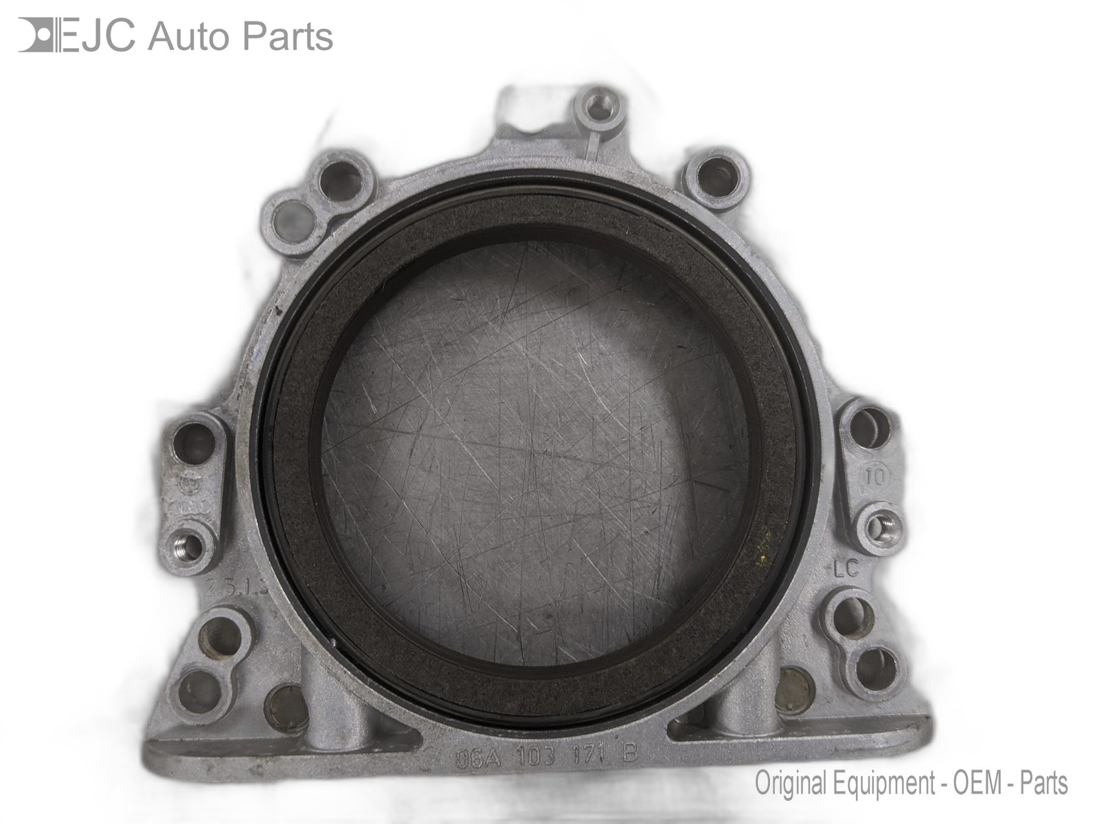 Rear Oil Seal Housing For 11-16 Volkswagen Jetta  2.0 06A103171B SOHC