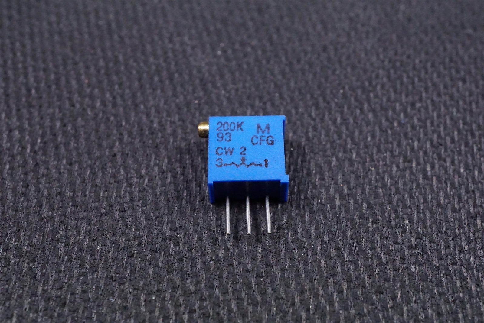 EVM-CFGA01B25 Matsushita Trimmer Potentiometer 200K Ohm 10% 1/2W 20 Turns 3 Pin