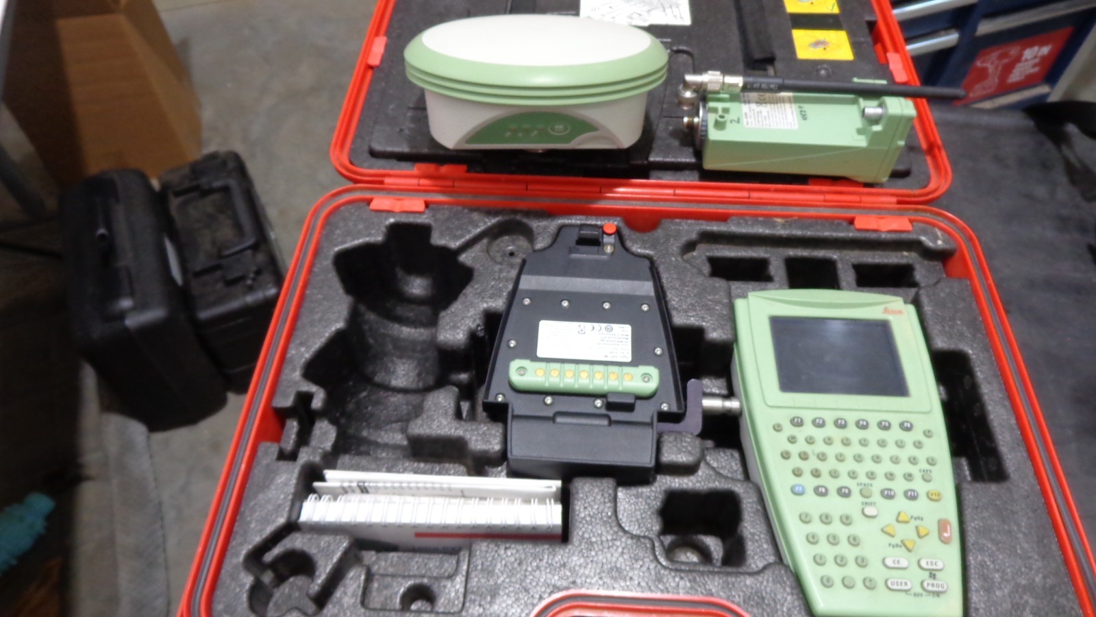 LEICA ATX1230 RECEIVER WITH RX1250XC CONTROLLER CASE & ACCESSORIES, LEICA 1200