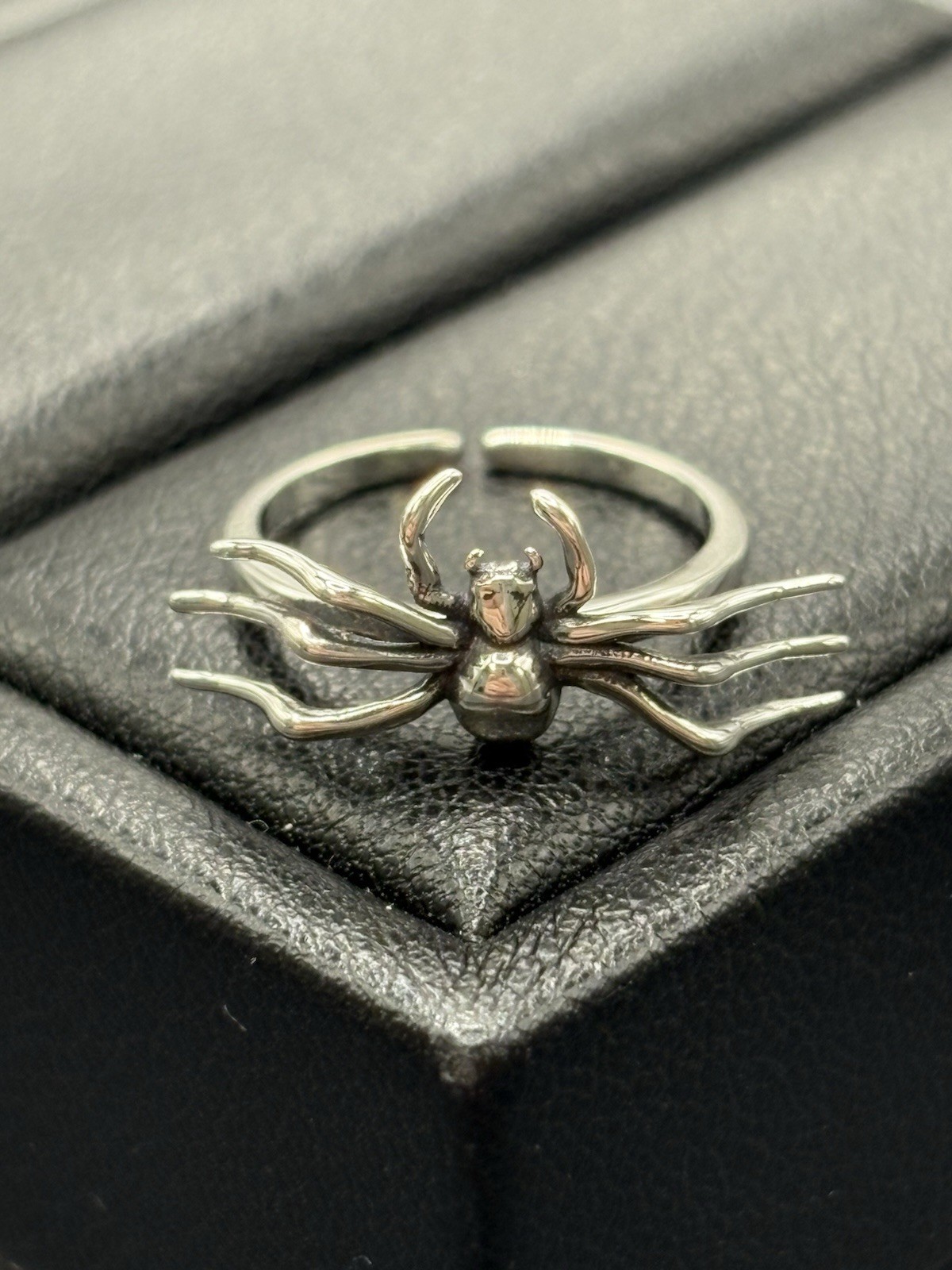 New Condition Sterling Silver Spider Toe Ring 925 B13