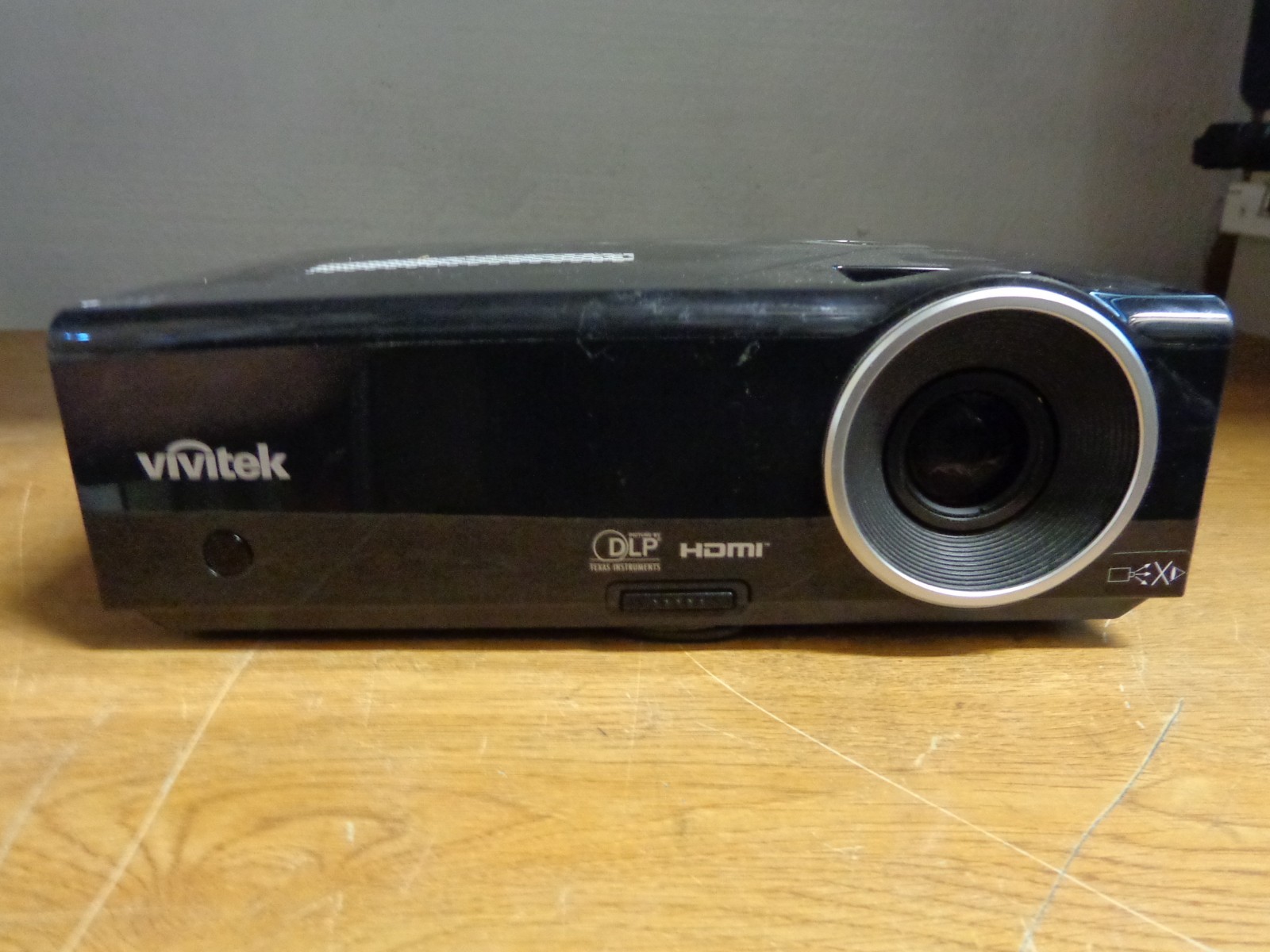 Vivitek D837 DLP Projector 2503Hrs (No Remote Control)