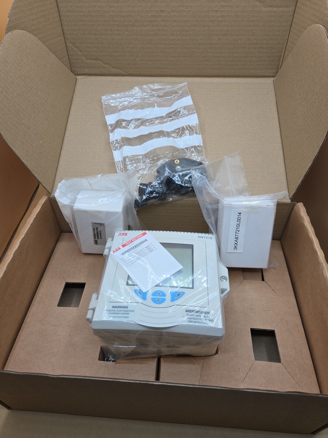 ABB AWT210 ANALYTICAL Transmitter 2 Wire PH ORP pION AWT210A2Y0Y0E6-U3-M5 New