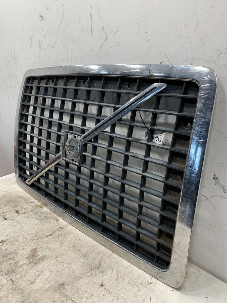 Volvo VNL Gen 1 Grille (610-12392)