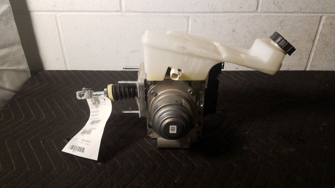 Anti-Lock Brake Actuator And Pump Assembly Fits 2020 ESCAPE 2245612