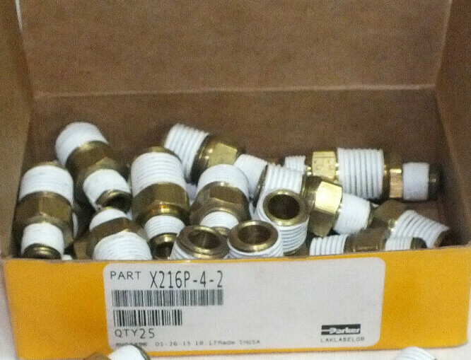 Parker 216P-4-2 Hex Reducing Nipple, Brass 1/4"NPTM  x  1/8"NPTM   (Lot of 25)