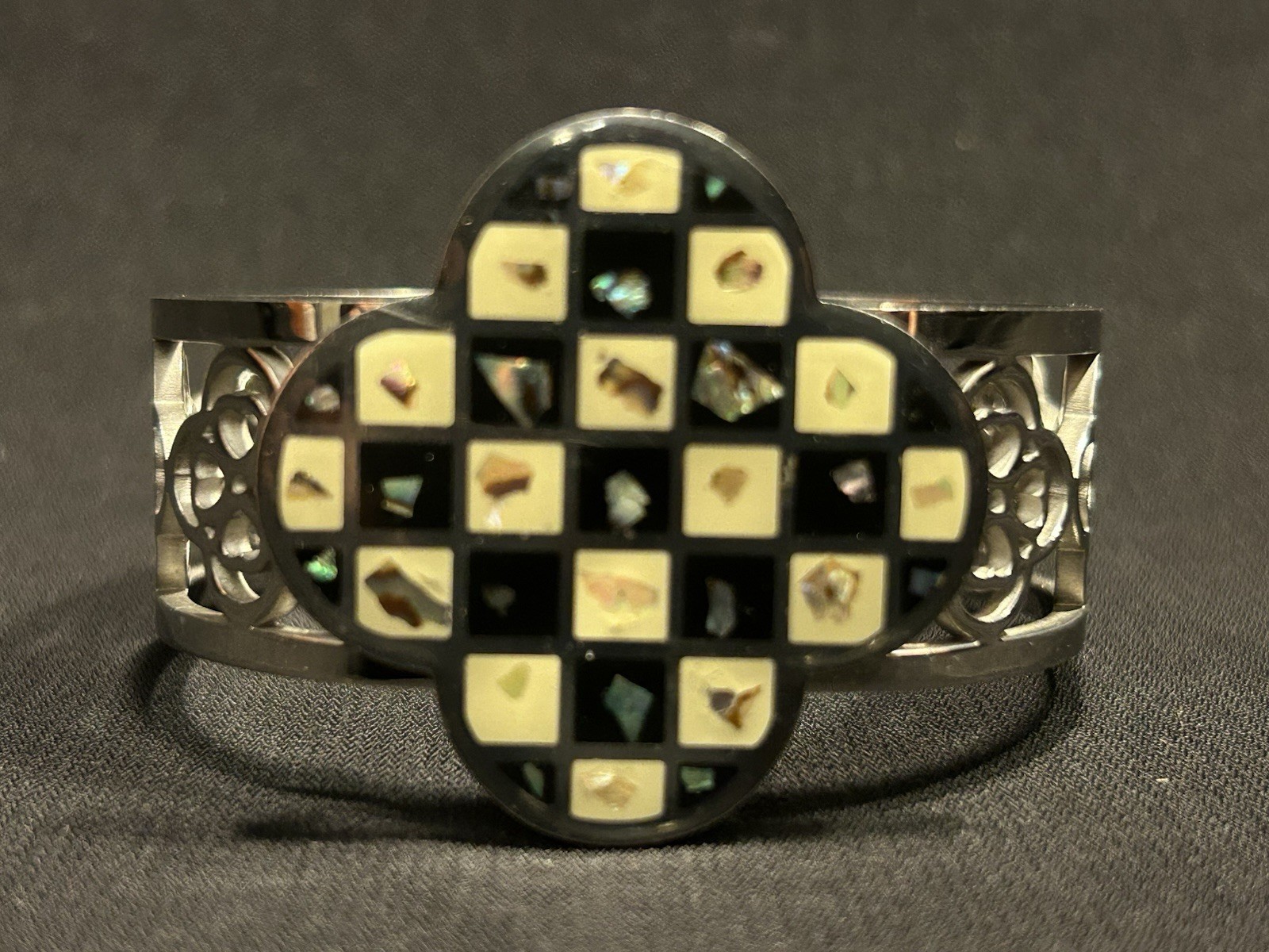 Clover-Shaped Mosaic Statement Metal Spring Hinged Bracelet
