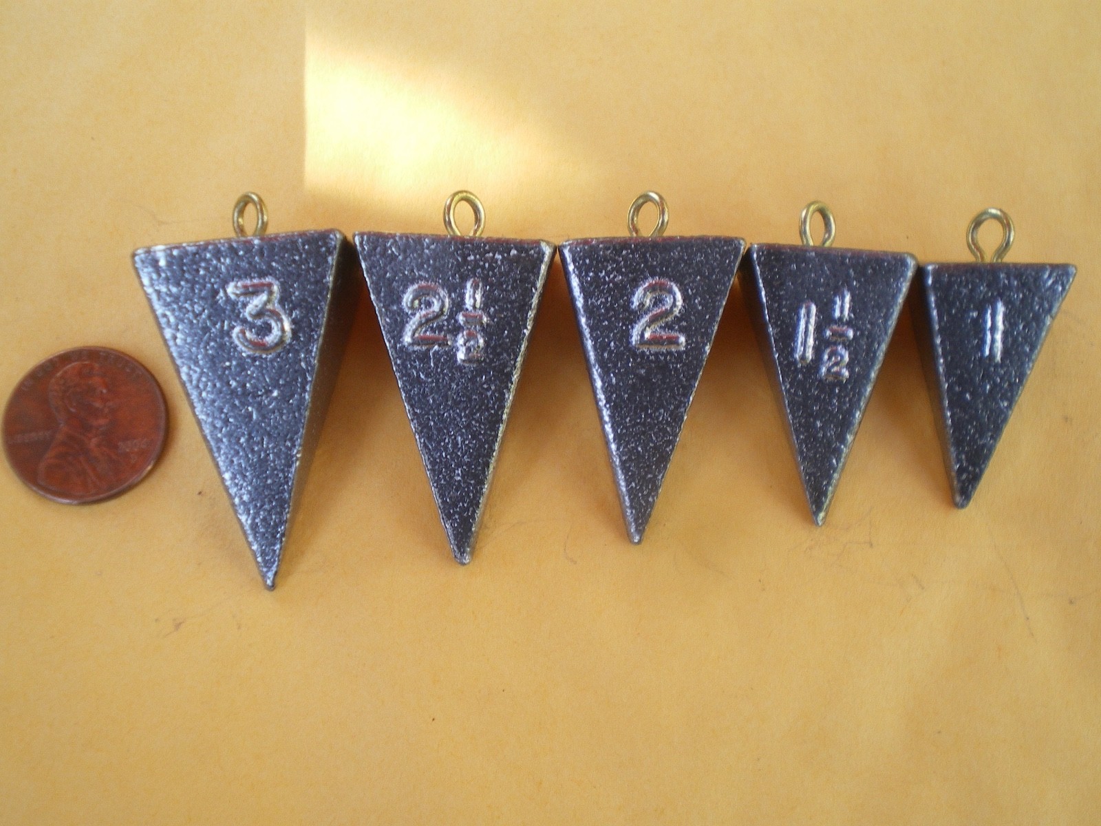 50 PCS. PYRAMID FISHING SINKER 1, 1-1/2, 2, 2-1/2, 3 OZ. 10 PCS. EACH SIZE.