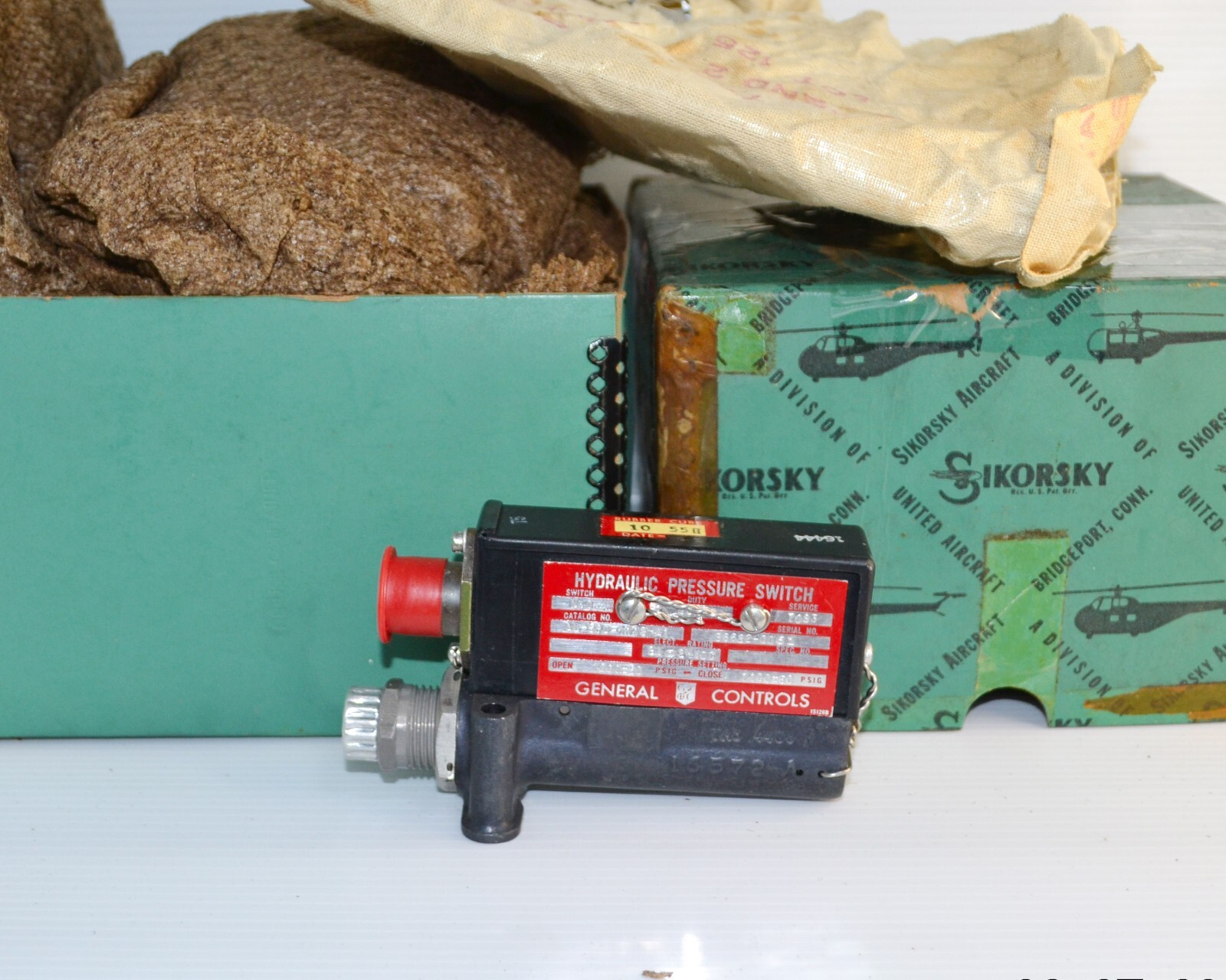 genaral controls hydraulic pressure switch Sikorsky Helicopter AL-58D-1113-A1