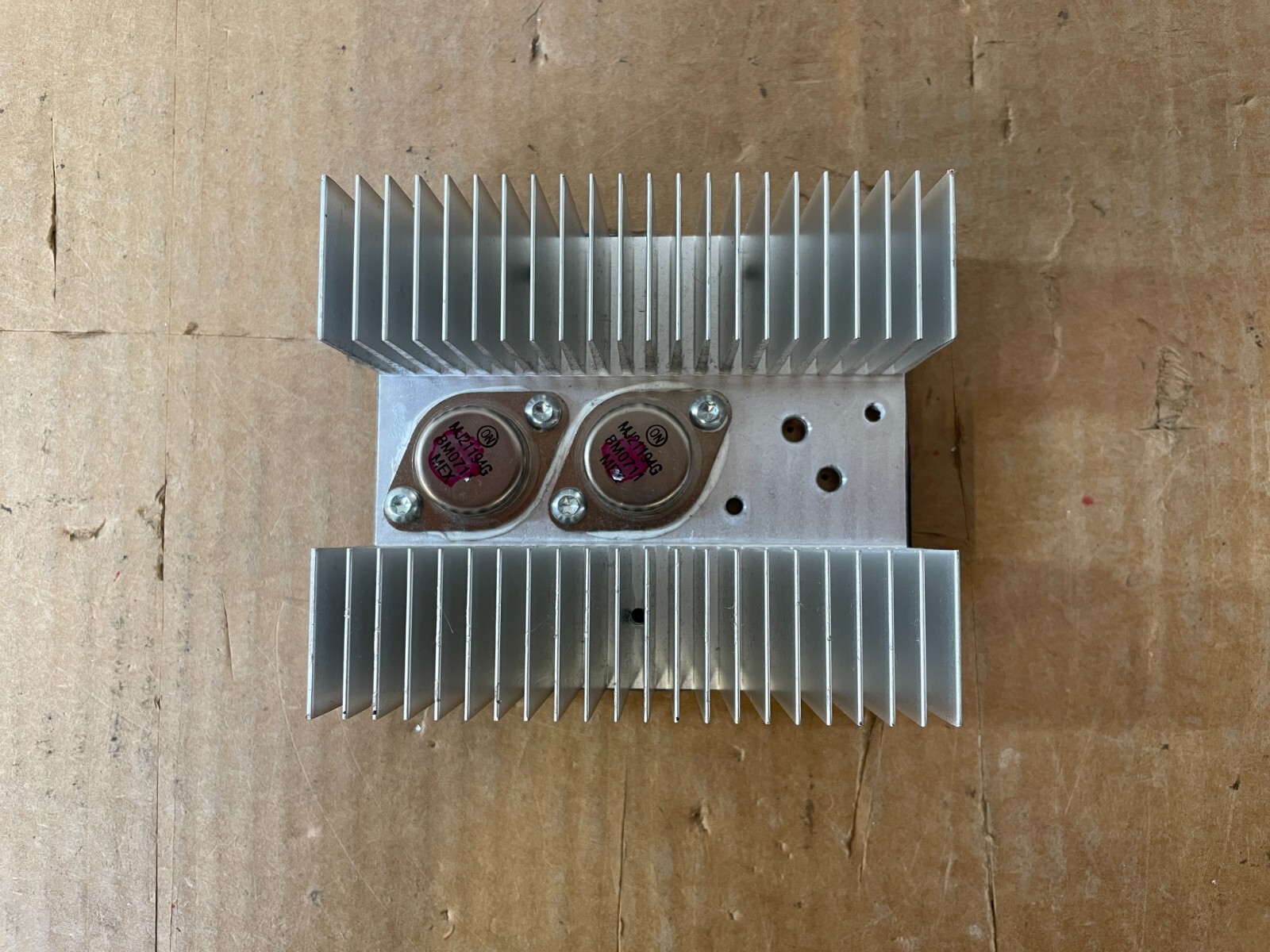 CROWN CTs600 OUTPUT TRANSISTORS MOUNTED ON HEATSINK -- GRADED