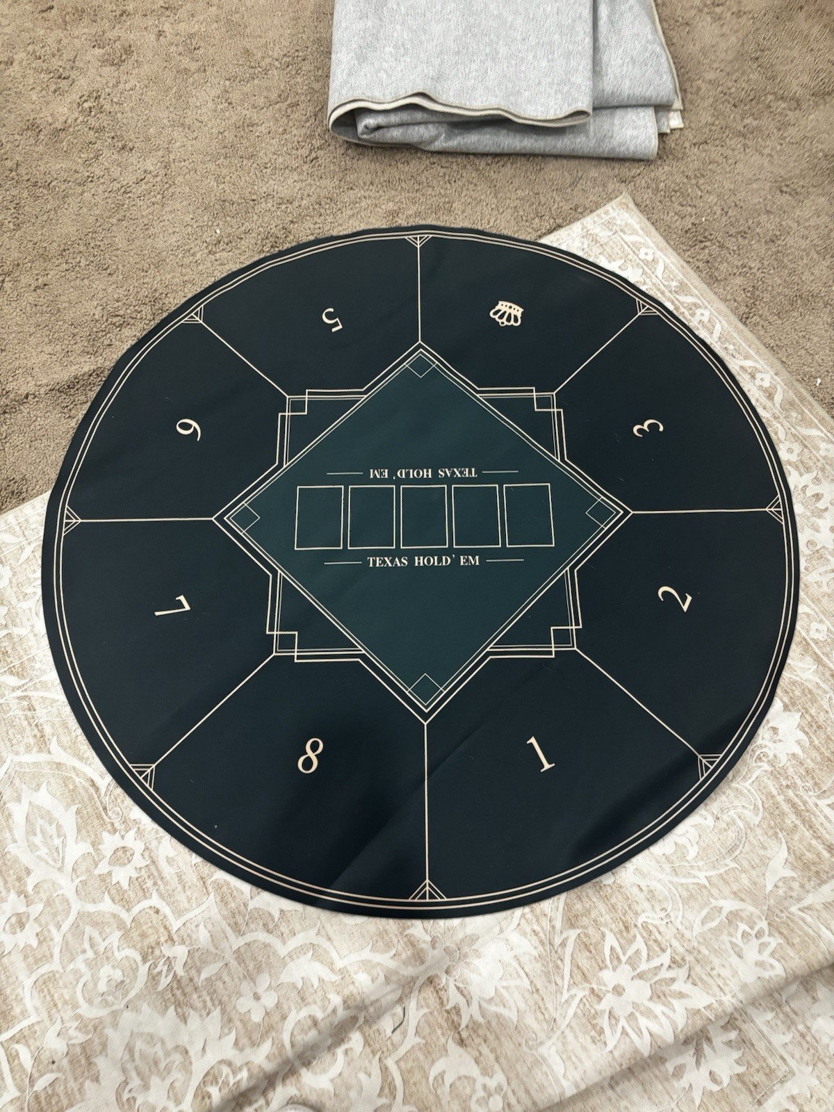 nuveti 24/31/39/47/55/63inch Round Poker Mat for Texas Holdem | Portable Poke