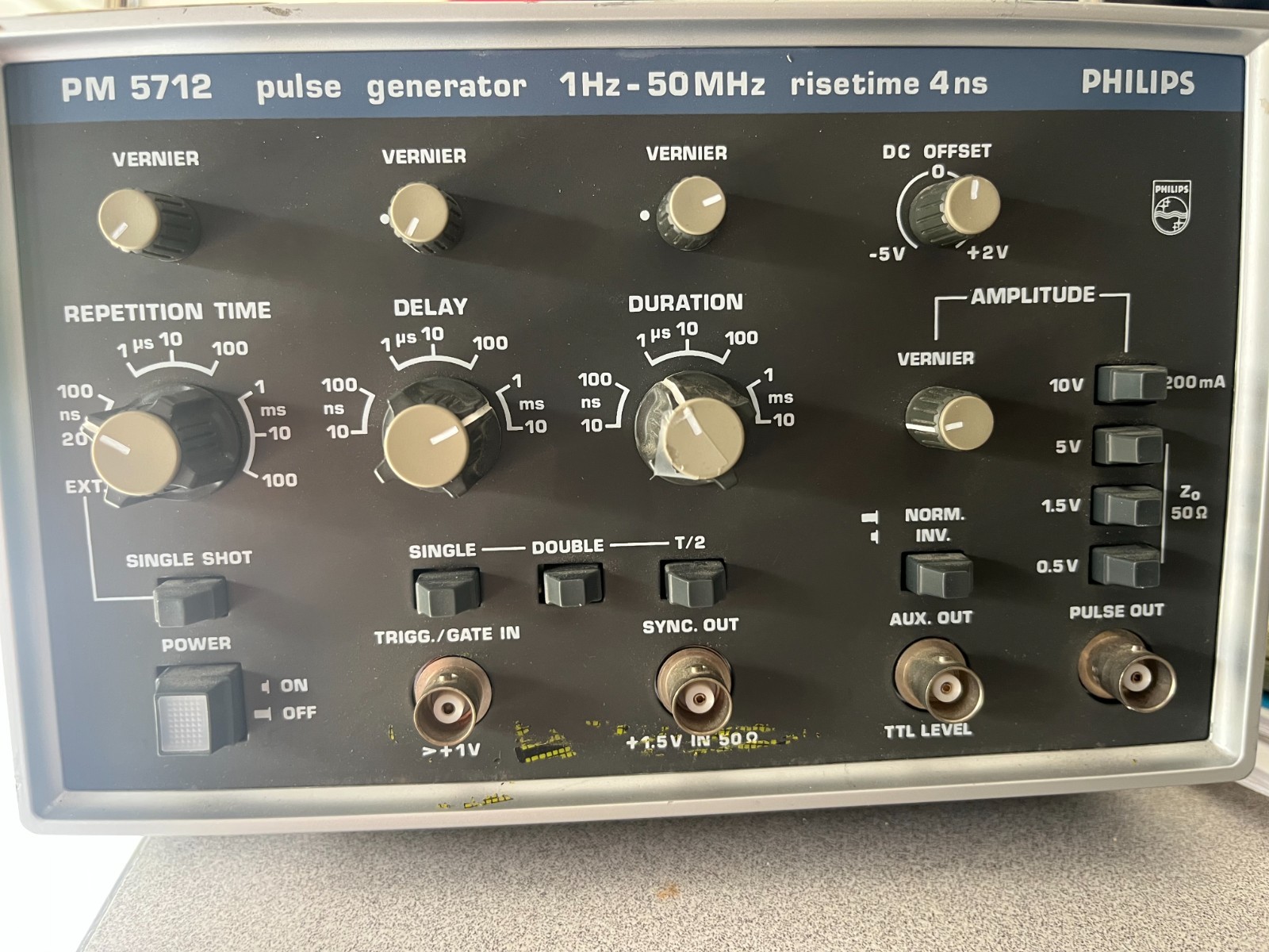 PHILIPS PM5712 PLUSE GENERATOR 1HZ-50MHZ RISETIME 4NS - Free Shipping