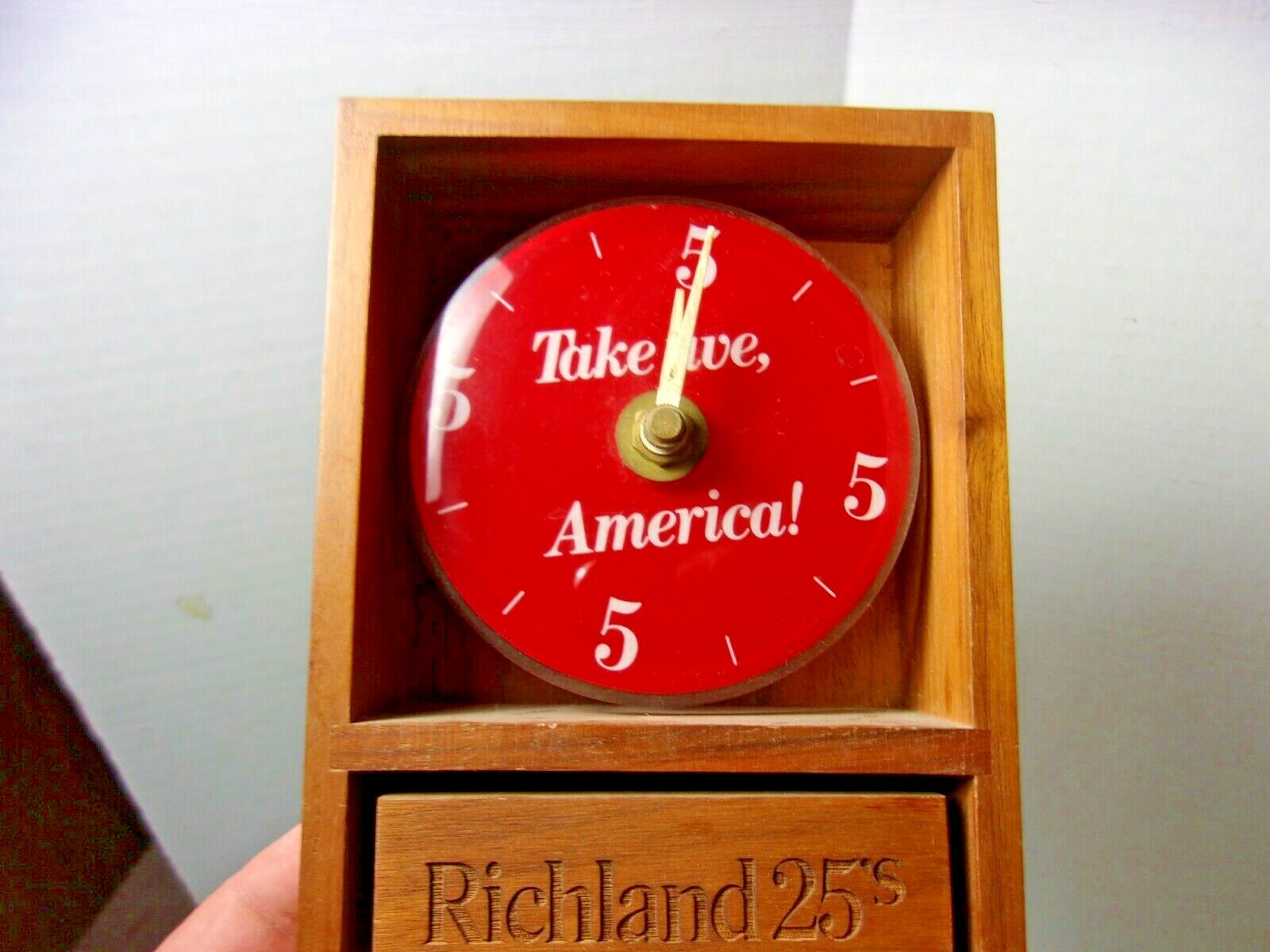 Vintage Richland 25's Cigarette Take Five 5 America Clock sign