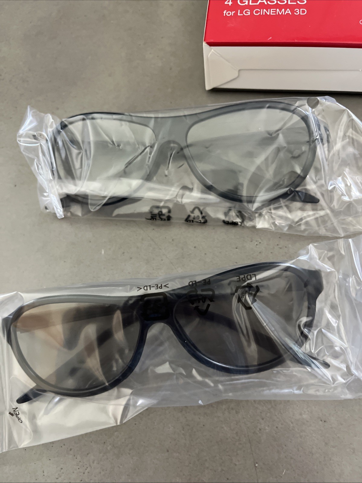 NEW LG Cinema 3D Glasses 4 Pair #7500
