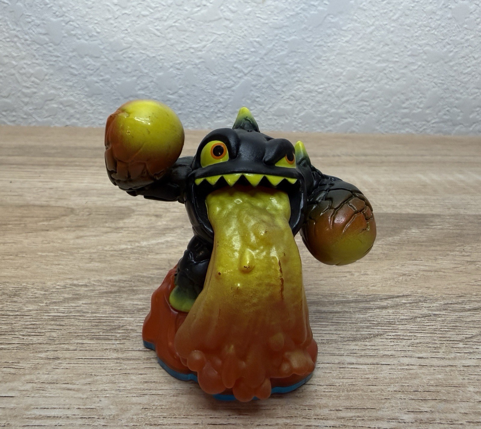 Skylanders Swap Force Figure – Volcanic Eruptor | Eruptor Variant (Blue Base)