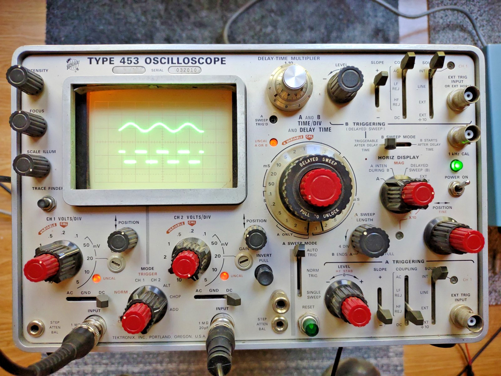 Vintage Tektronix Type 453 Dual Channel Oscilloscope Tested Working