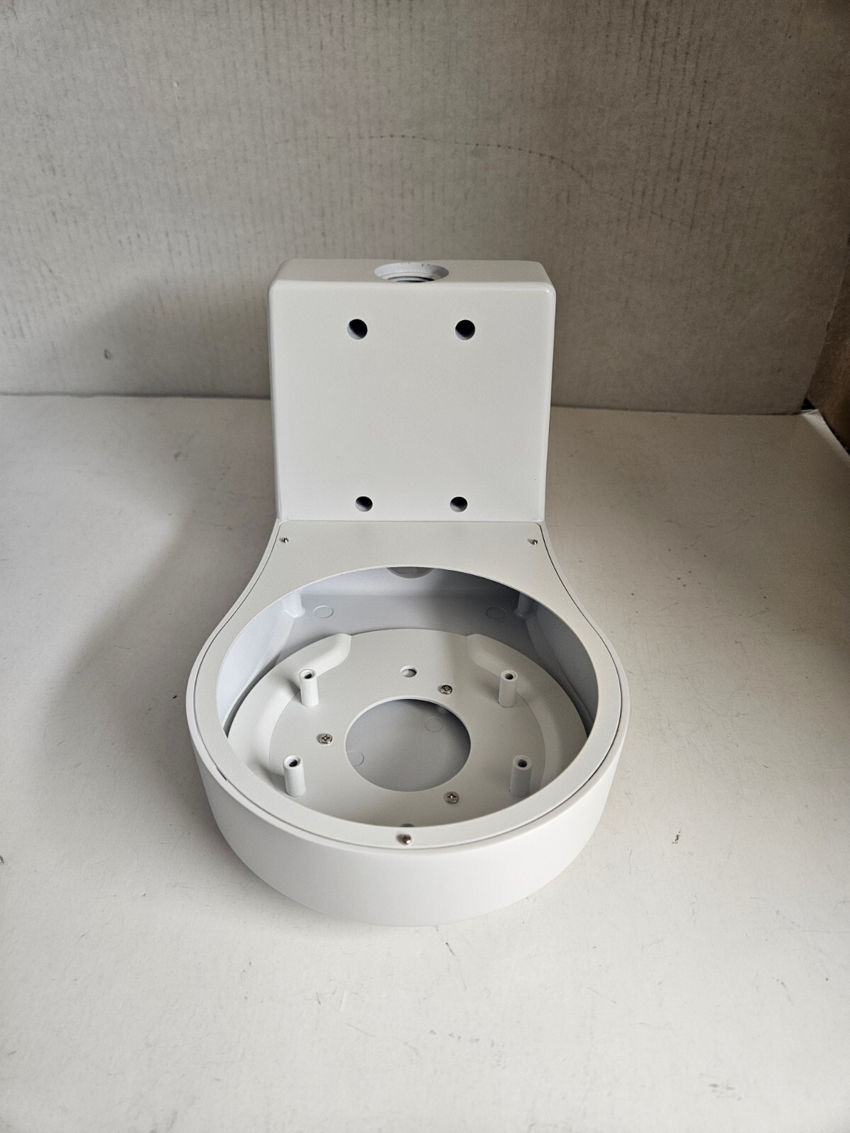 Illustra IPSMDWALL3 Mini-Dome Wall Mount NEW